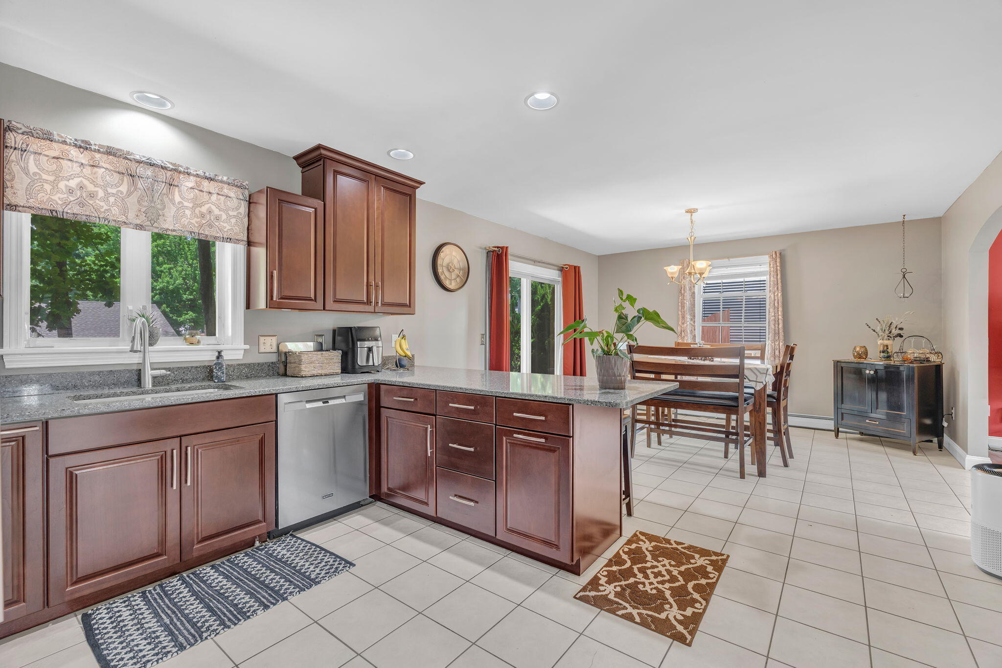 5 Chenault Street, Lewiston, ME 04240 16-web-or-mls-5-chenault-st