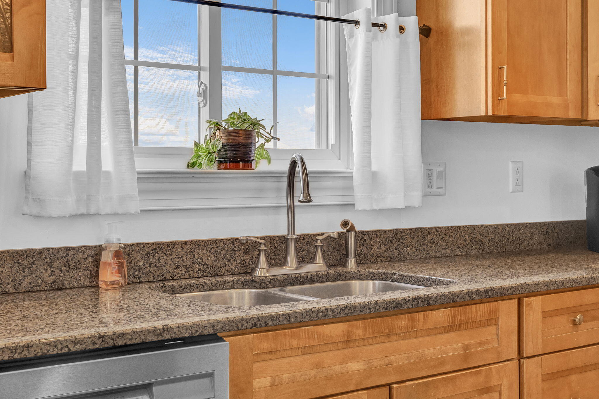 13-web-or-mls-40-hillview-dr