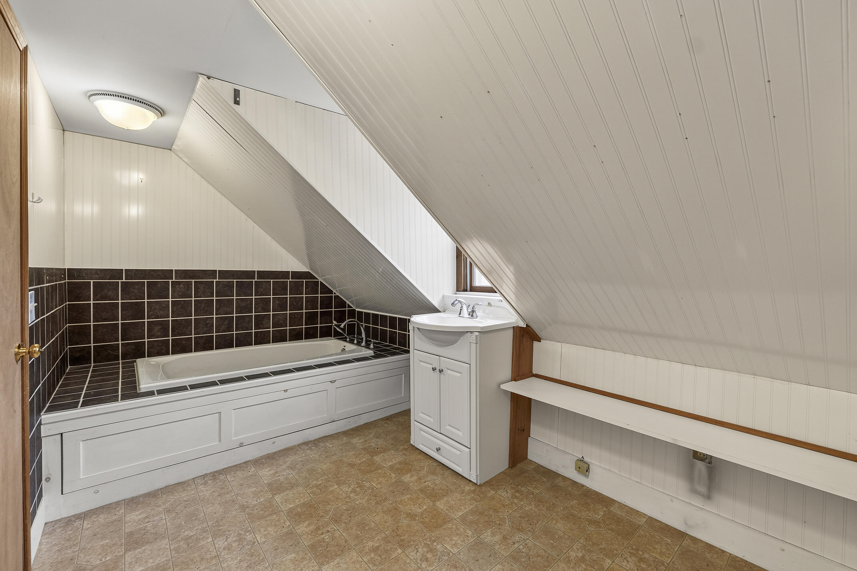 3 Leighton Rd_137