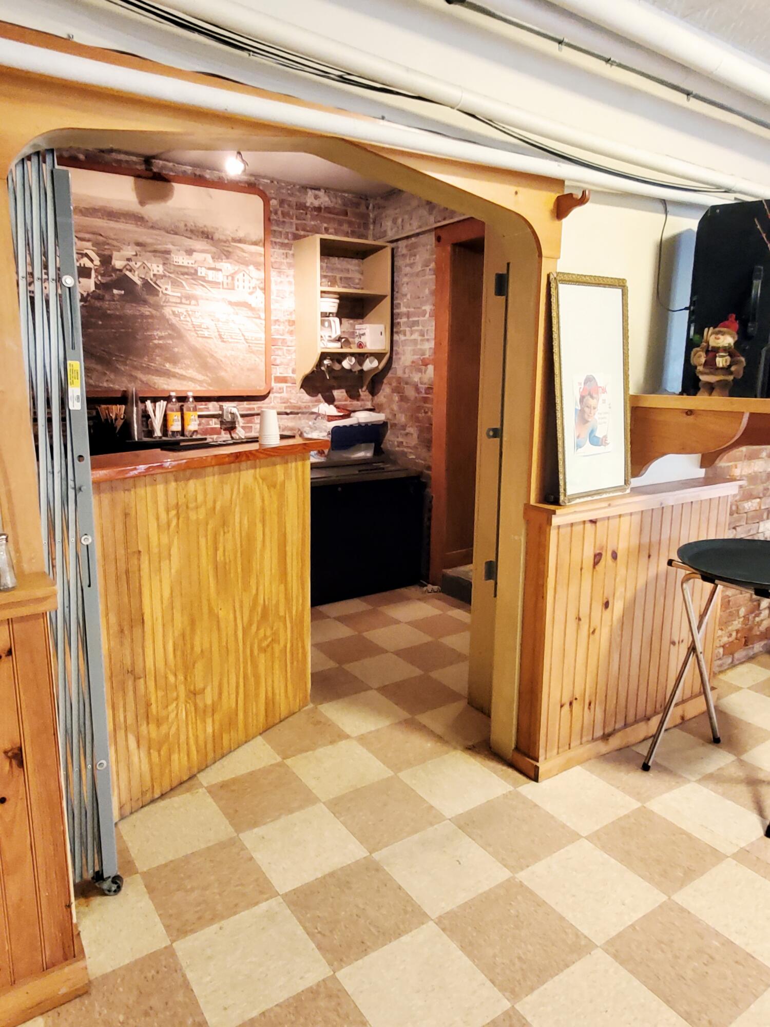 98 Main Street, Madison, ME, 04950