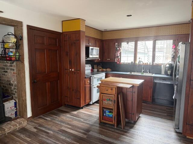 14 Lakeshore Drive, Belgrade, ME, 04917