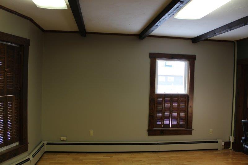 49 W Broadway, Lincoln, ME, 04457