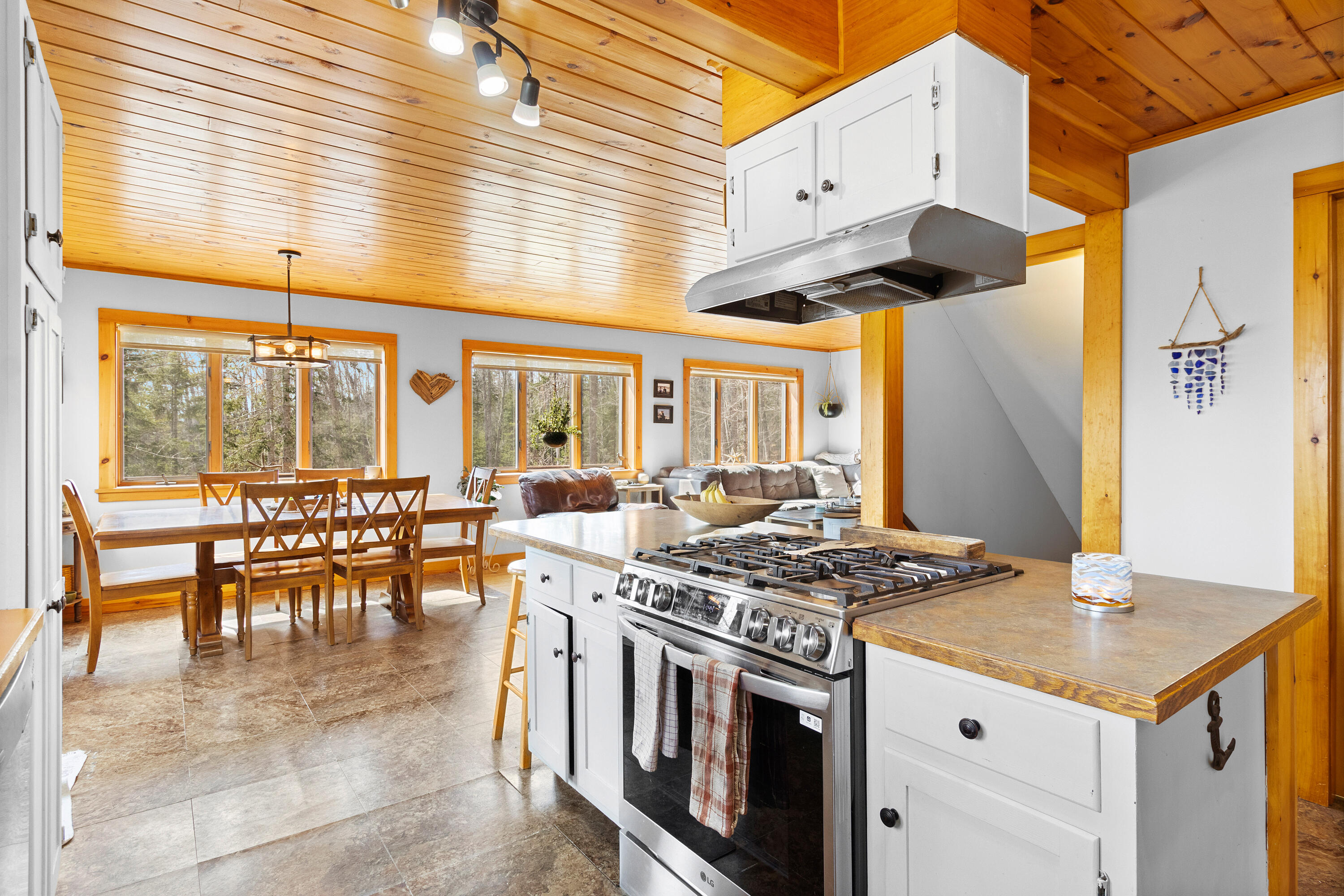 39 Simmons Lane, Friendship, ME, 04547