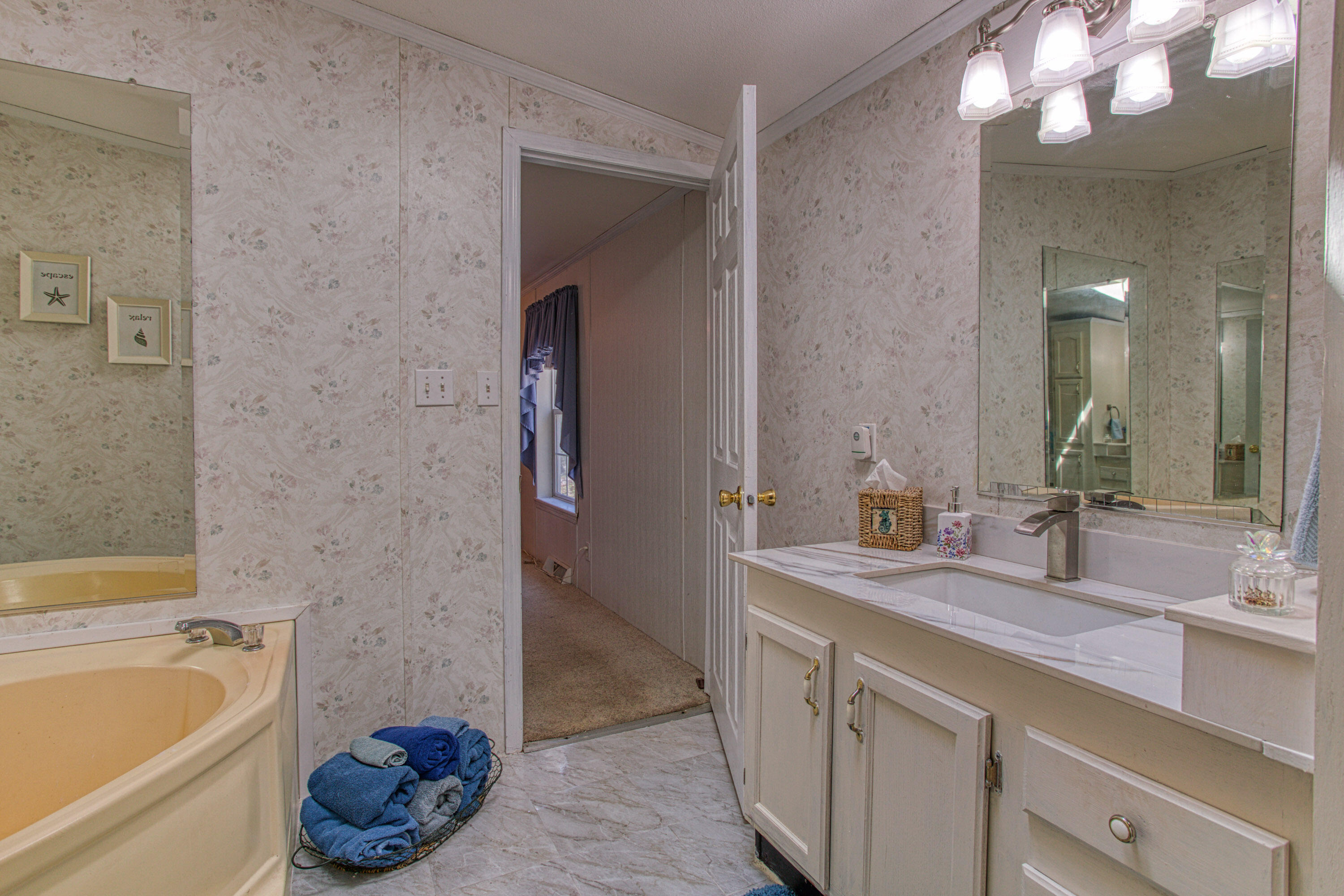 75 Reed Road, Boothbay Harbor, ME, 04538