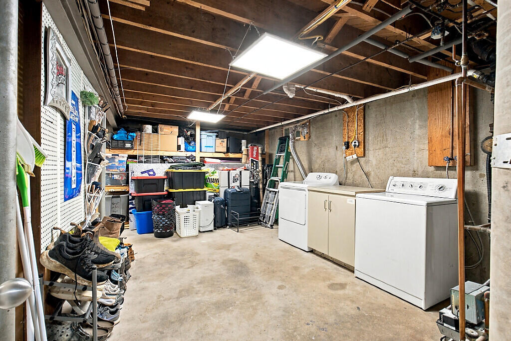 14 Windsor Terrace, Farmingdale, ME 04344 26_BP5A5722_DxO_mls