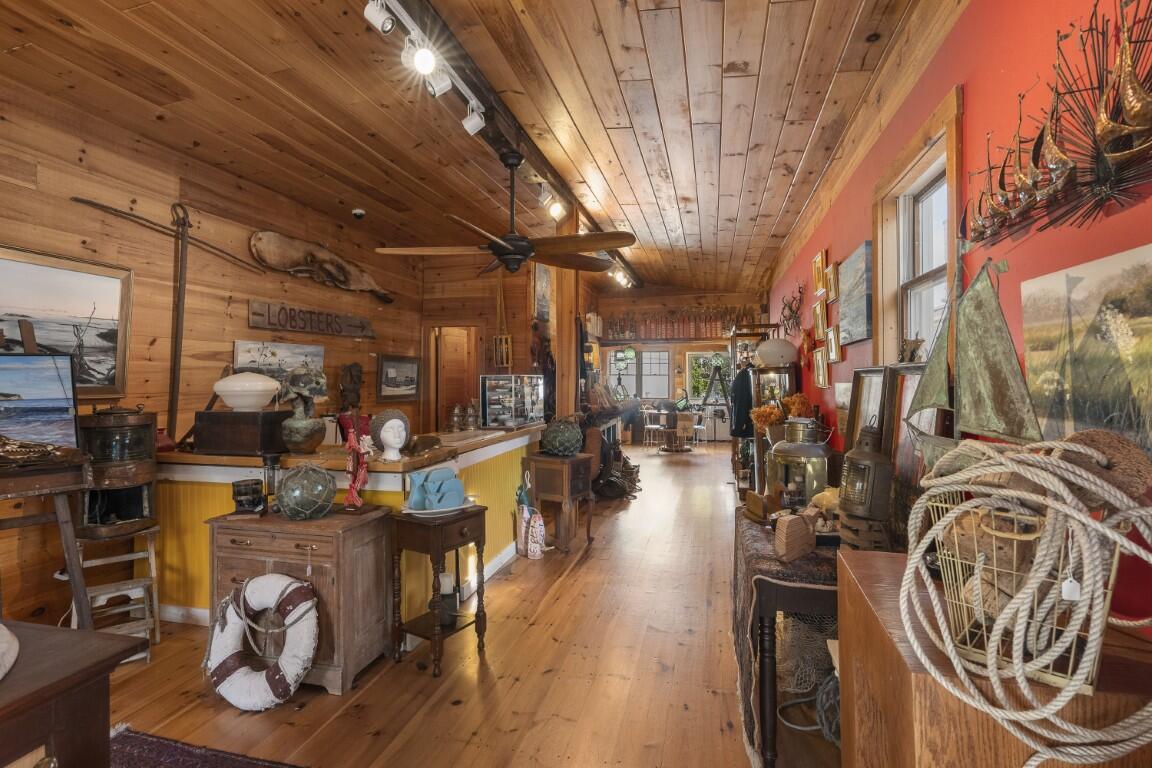 10 Mckown Street, Boothbay Harbor, ME, 04538