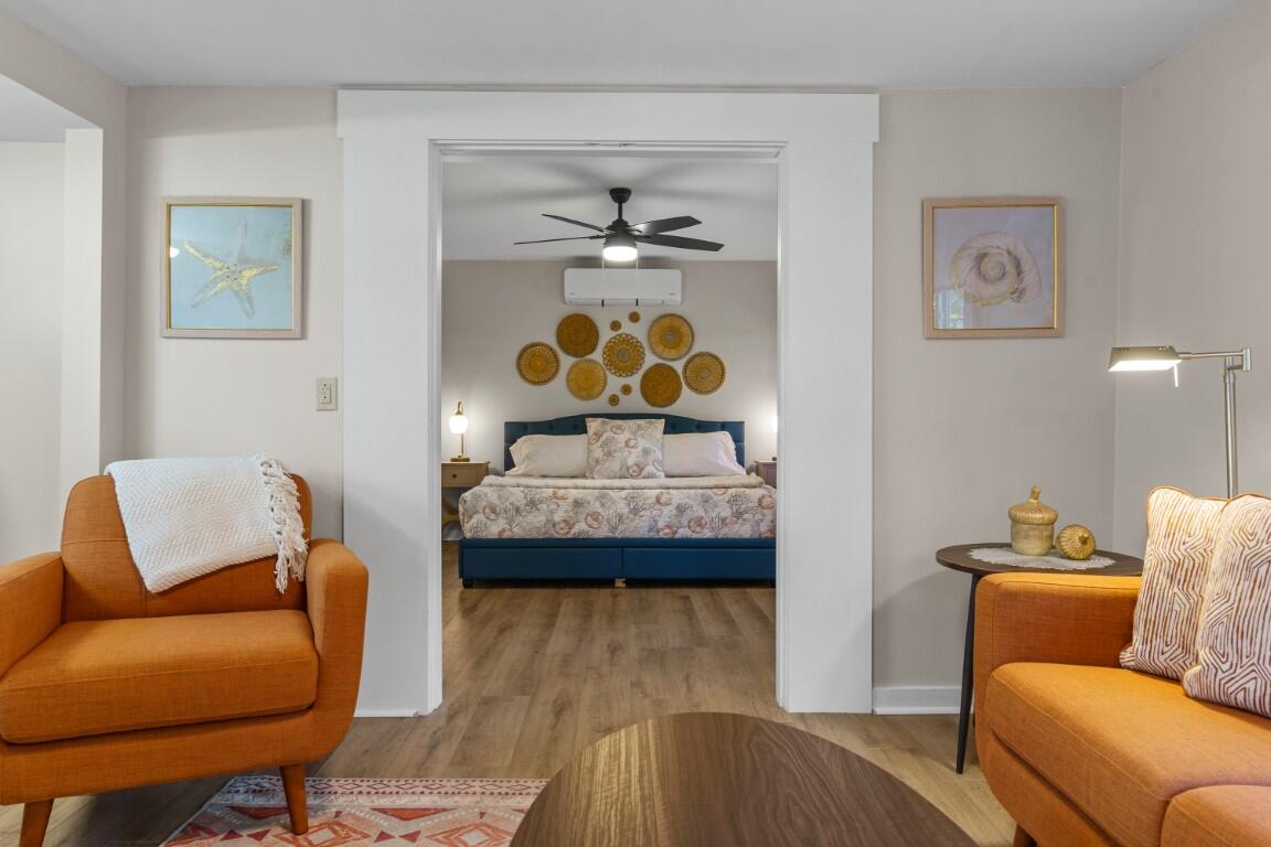 43 Oak Street, Boothbay Harbor, ME, 04538