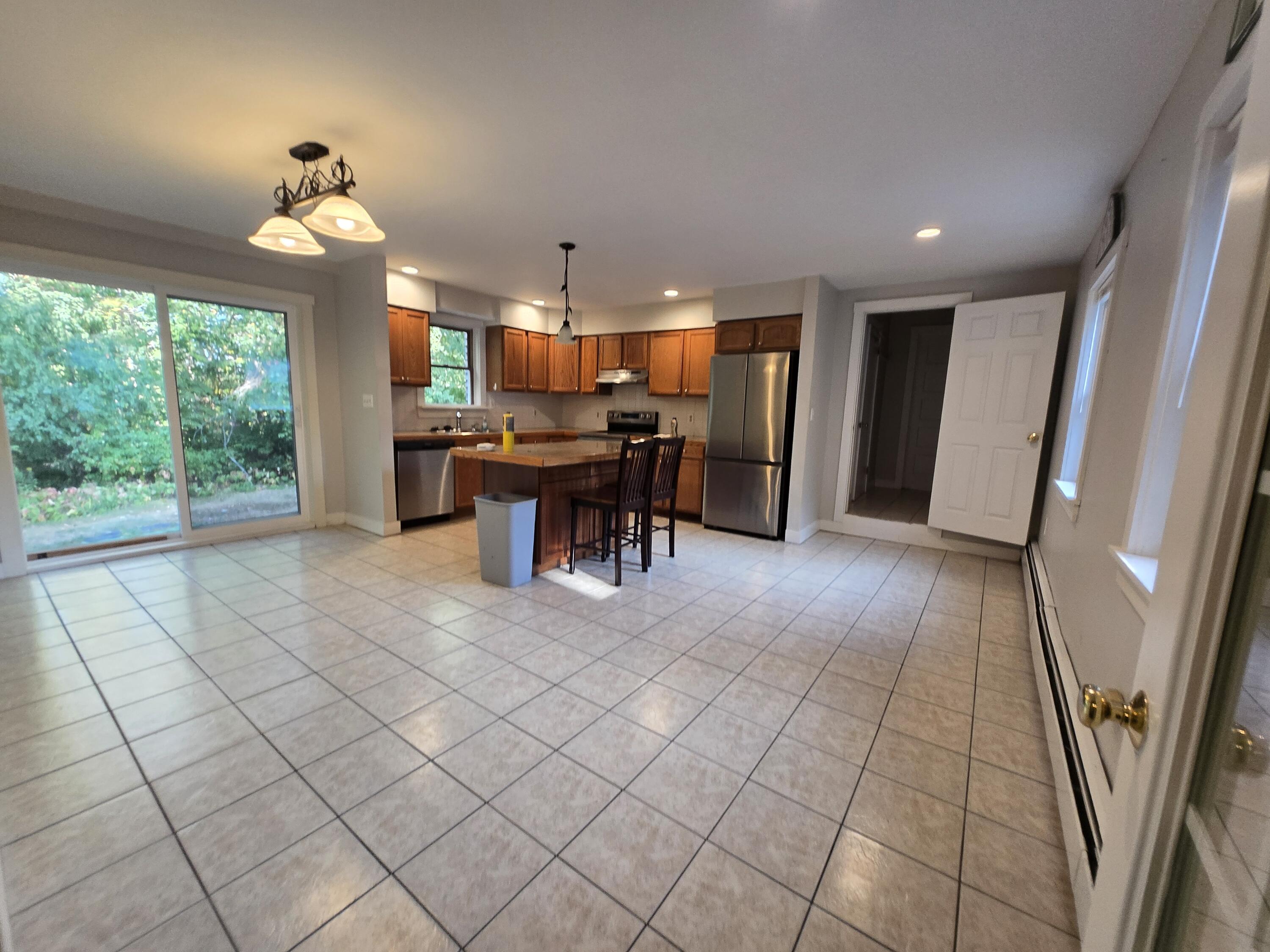 25 Falmouth Road, Falmouth, ME 04105 UNIT 2