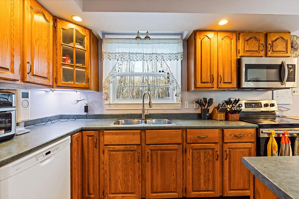 33 Belfast Augusta Road E, Searsmont, ME, 04973