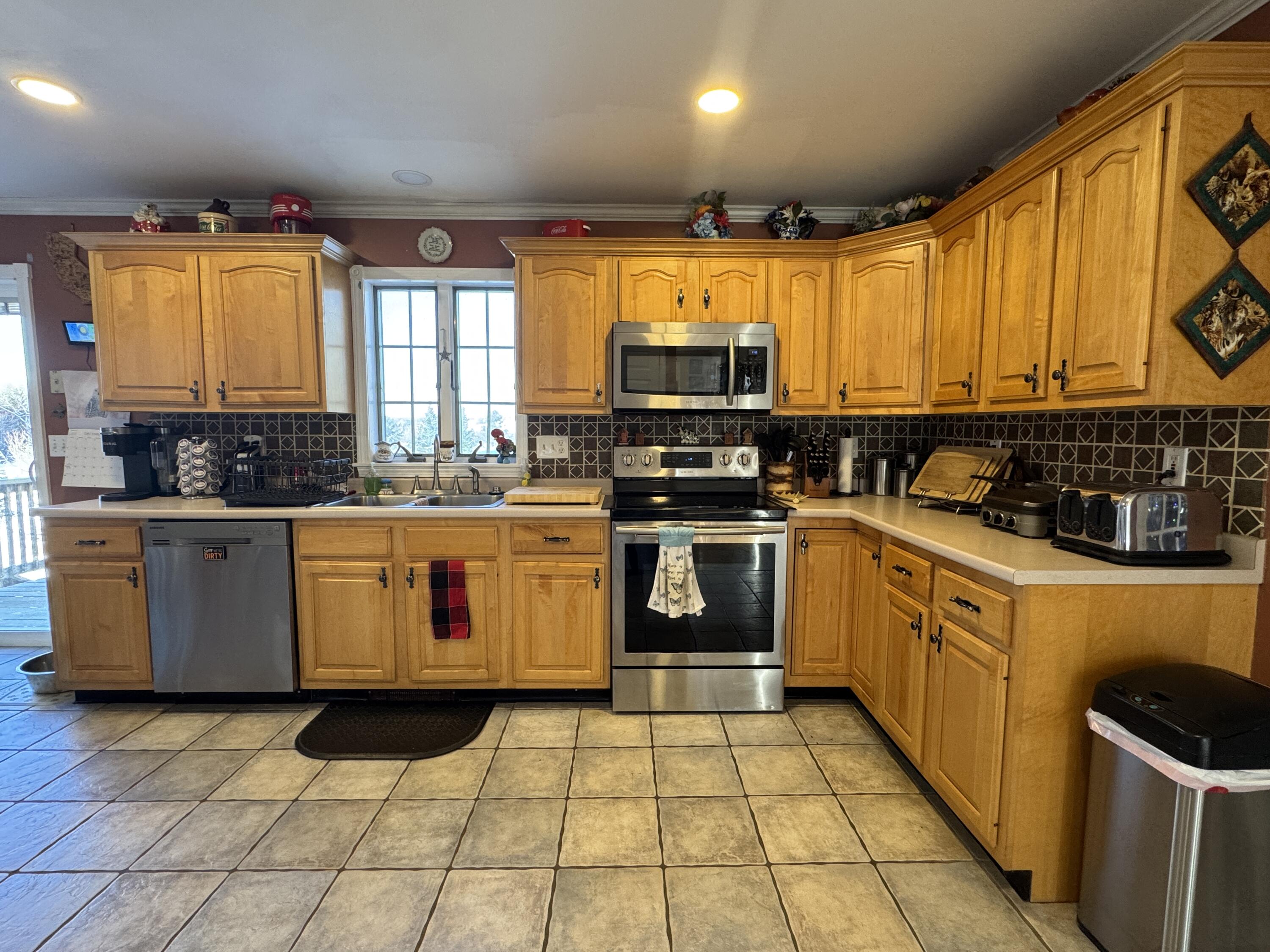 387 Exeter Road, Corinth, ME, 04427