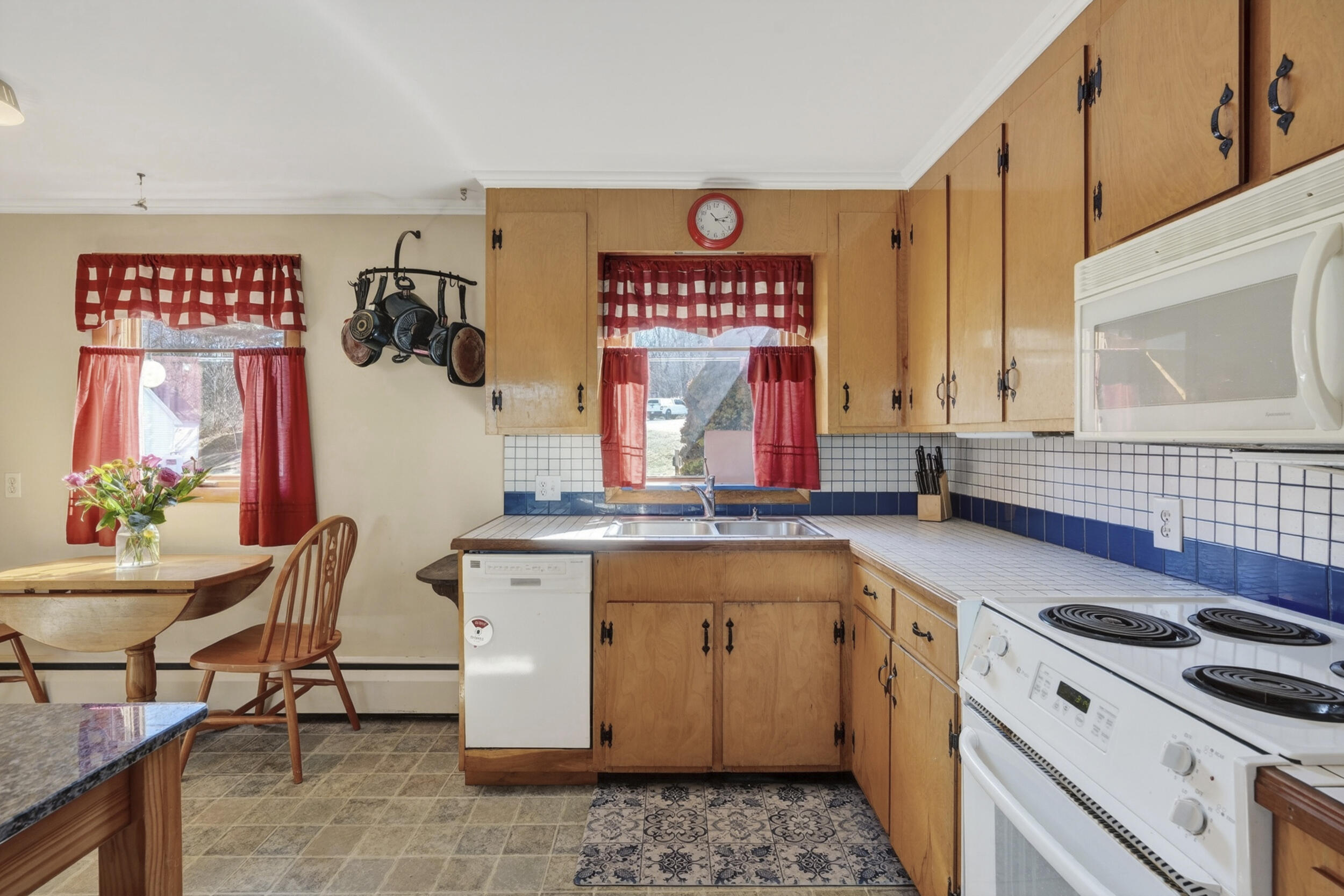 42 Vernon Street, Bethel, ME, 04217