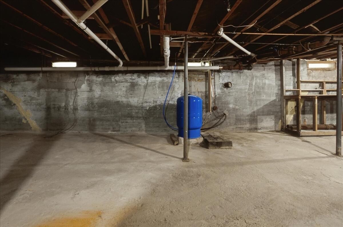 1827 Minot Avenue, Auburn, ME 04210 67-1-67