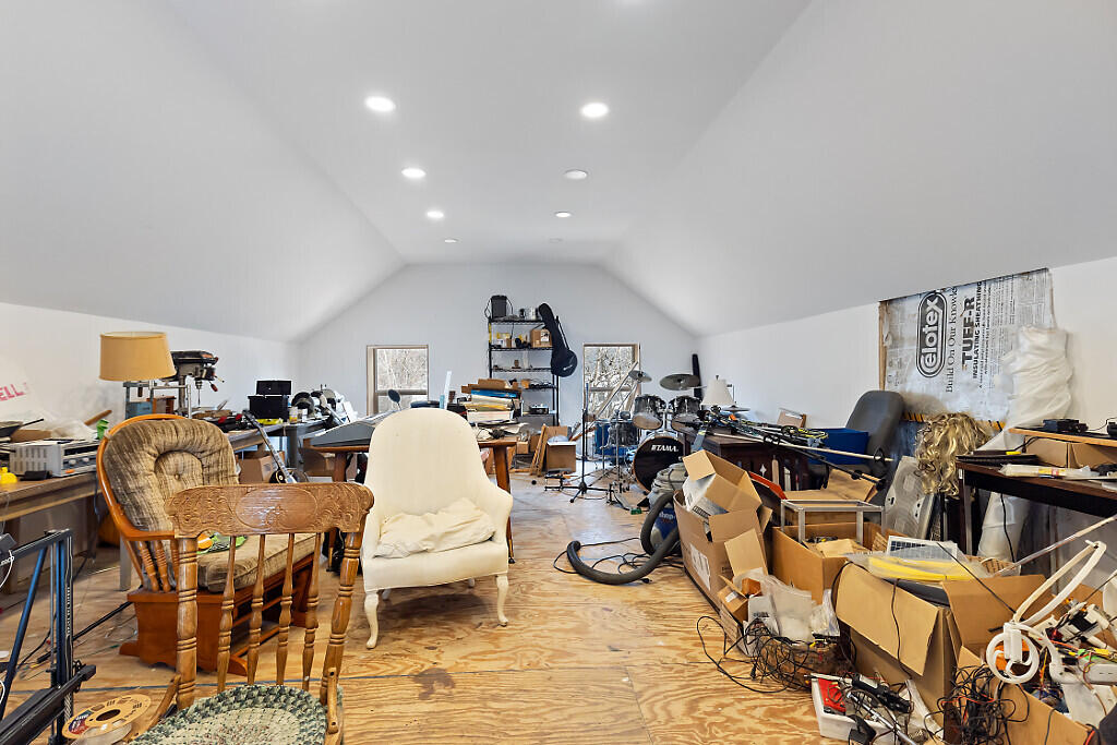 903 Western Avenue, Manchester, ME, 04351