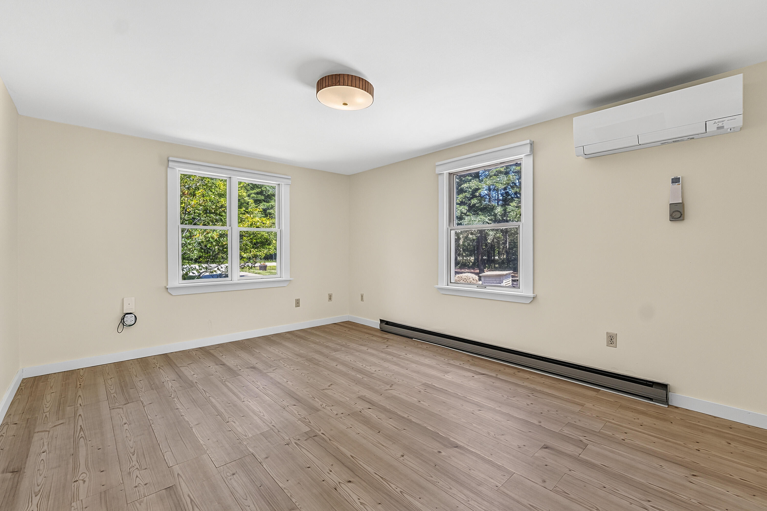 505 Foreside Road, Topsham, ME 04086 Living area