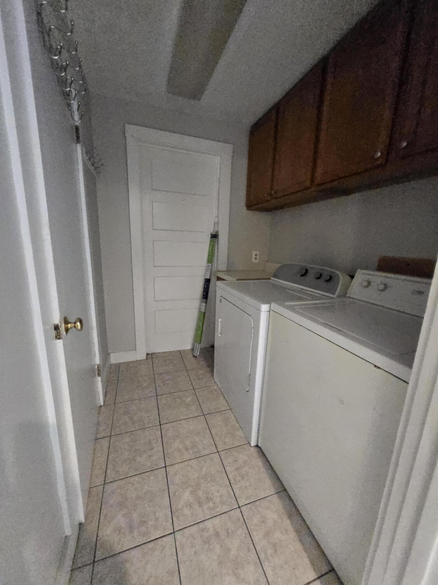 25 Falmouth Road, Falmouth, ME 04105 UNIT 2