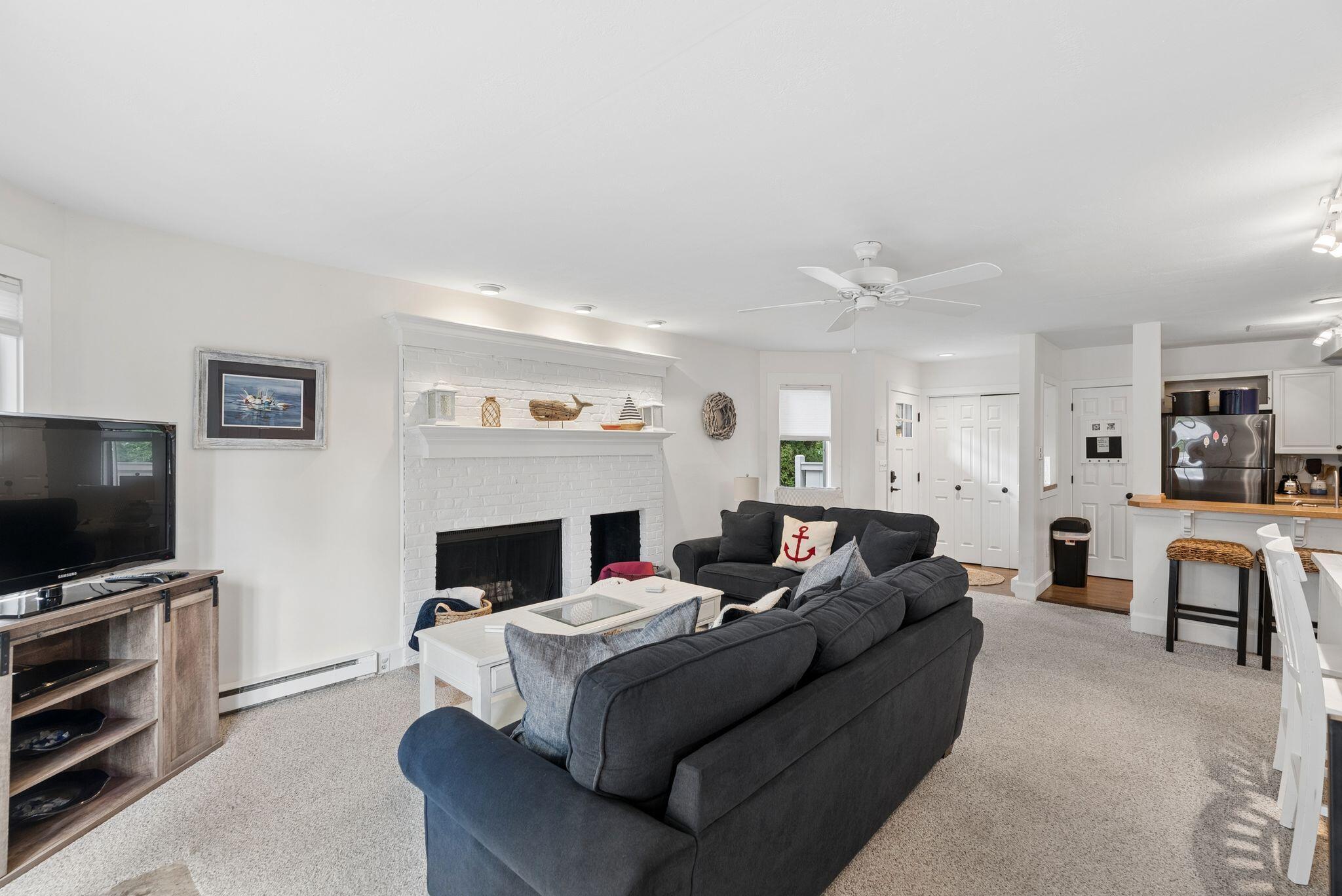 8 Woodland Avenue, #3, Kennebunk, ME 04043 27_DSC09011