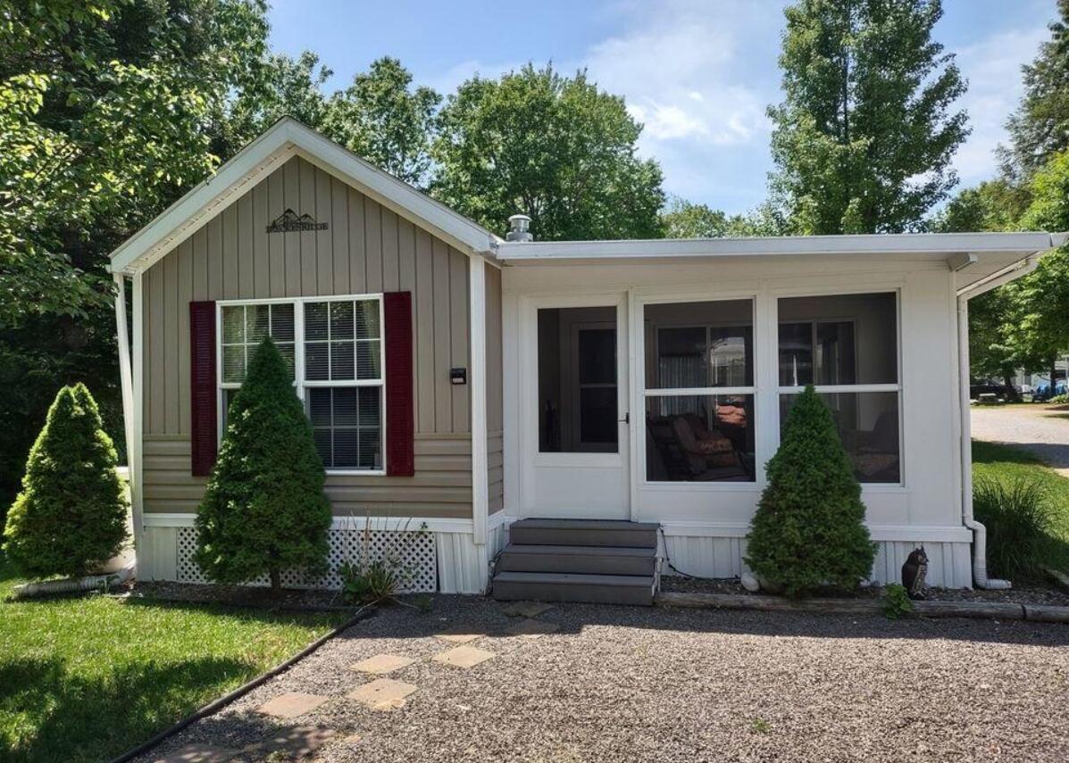 705 Portland Road 96