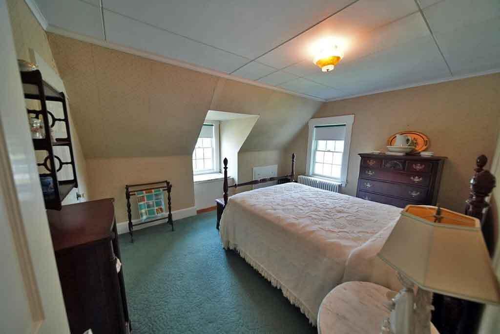 33 Pleasant Street, Houlton, ME, 04730