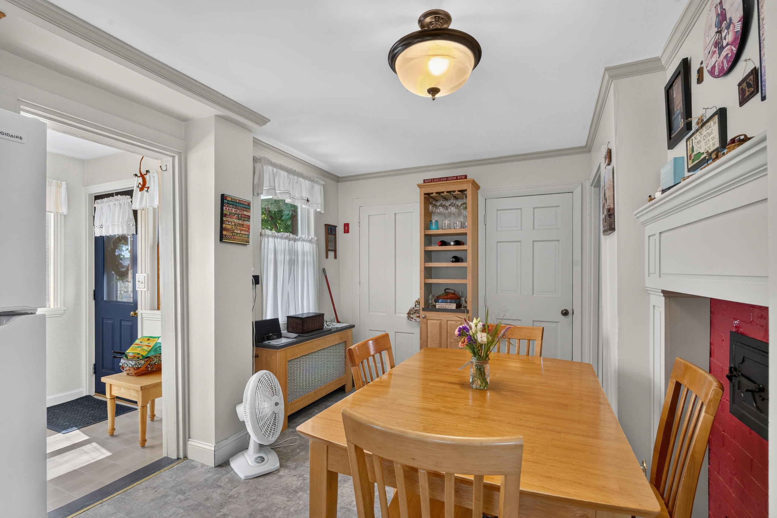 Dining/Kitchen