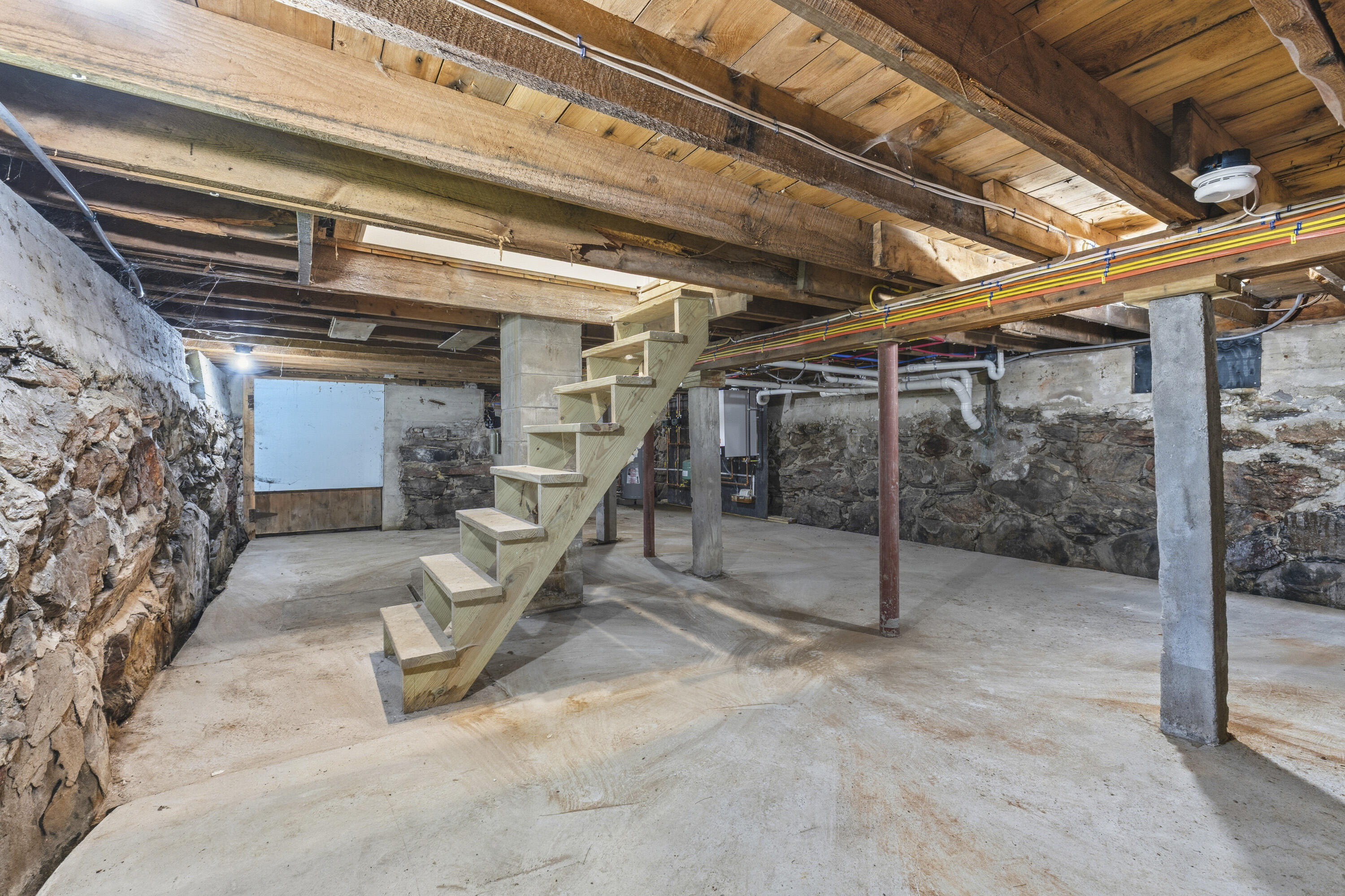 222 River Road, Richmond, ME, 04357