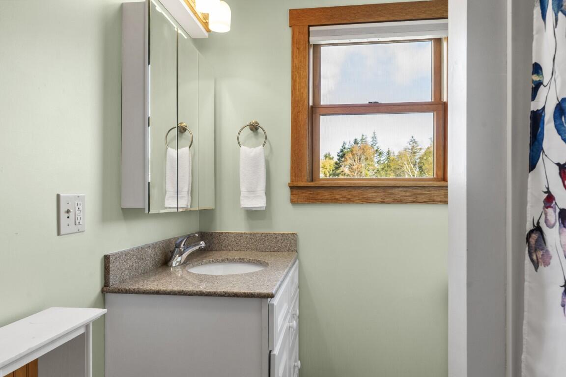 22 Gray Road, Southport, ME, 04576