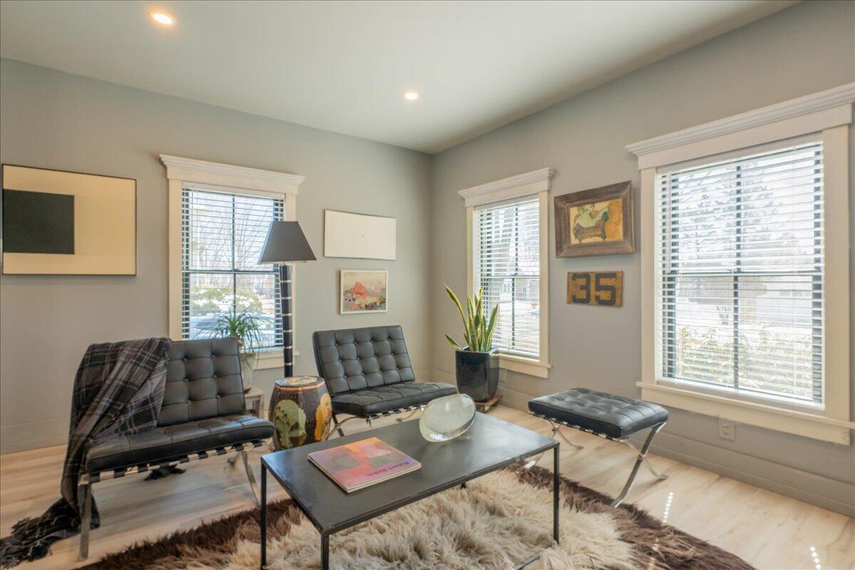 17 Mountain Street, Camden, ME, 04843