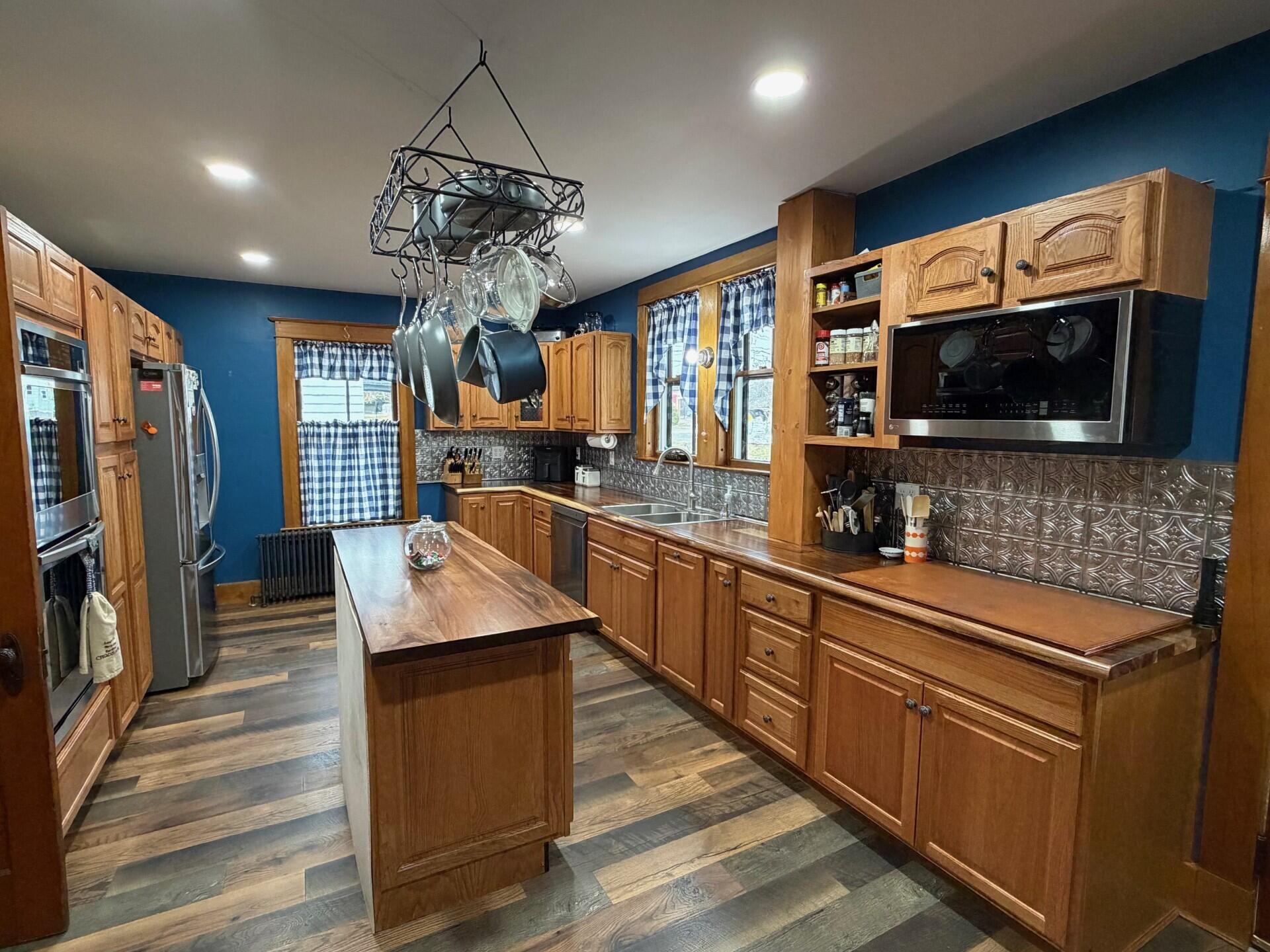 21 Bowdoin Street, Houlton, ME, 04730
