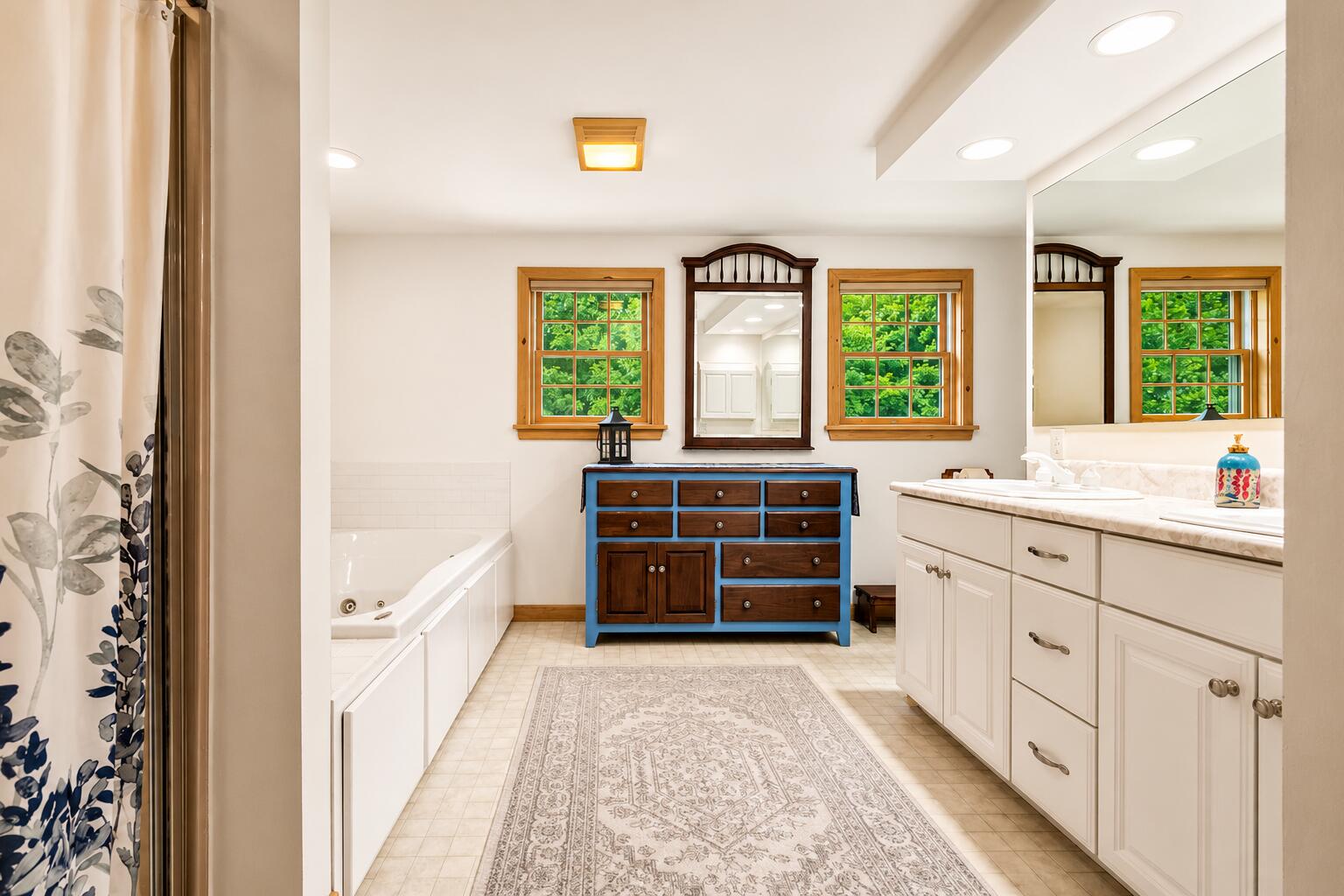 562 Rays Point Road, Milbridge, ME 04658 Full bath with shower and garden tub with jets