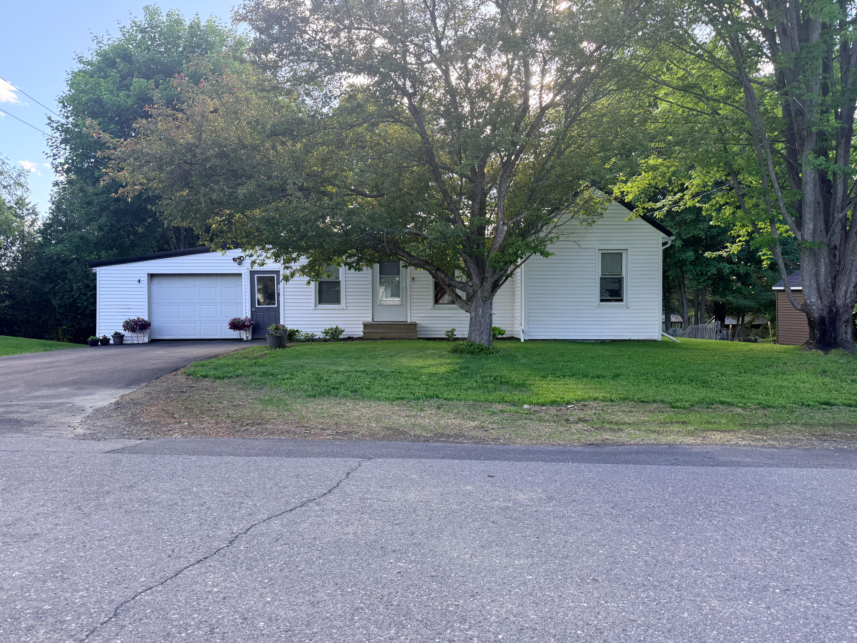 12 Winchester Street, Presque Isle, ME 04769 IMG_8116