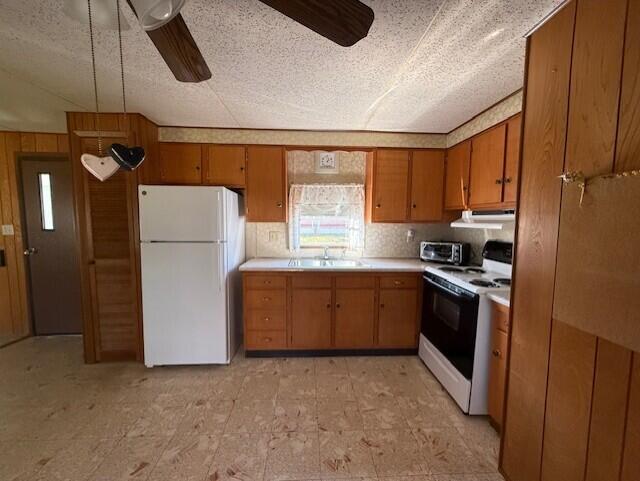 13 Gallant Drive, Saco, ME, 04072 13 Gallant Drive, Saco, ME, 04072