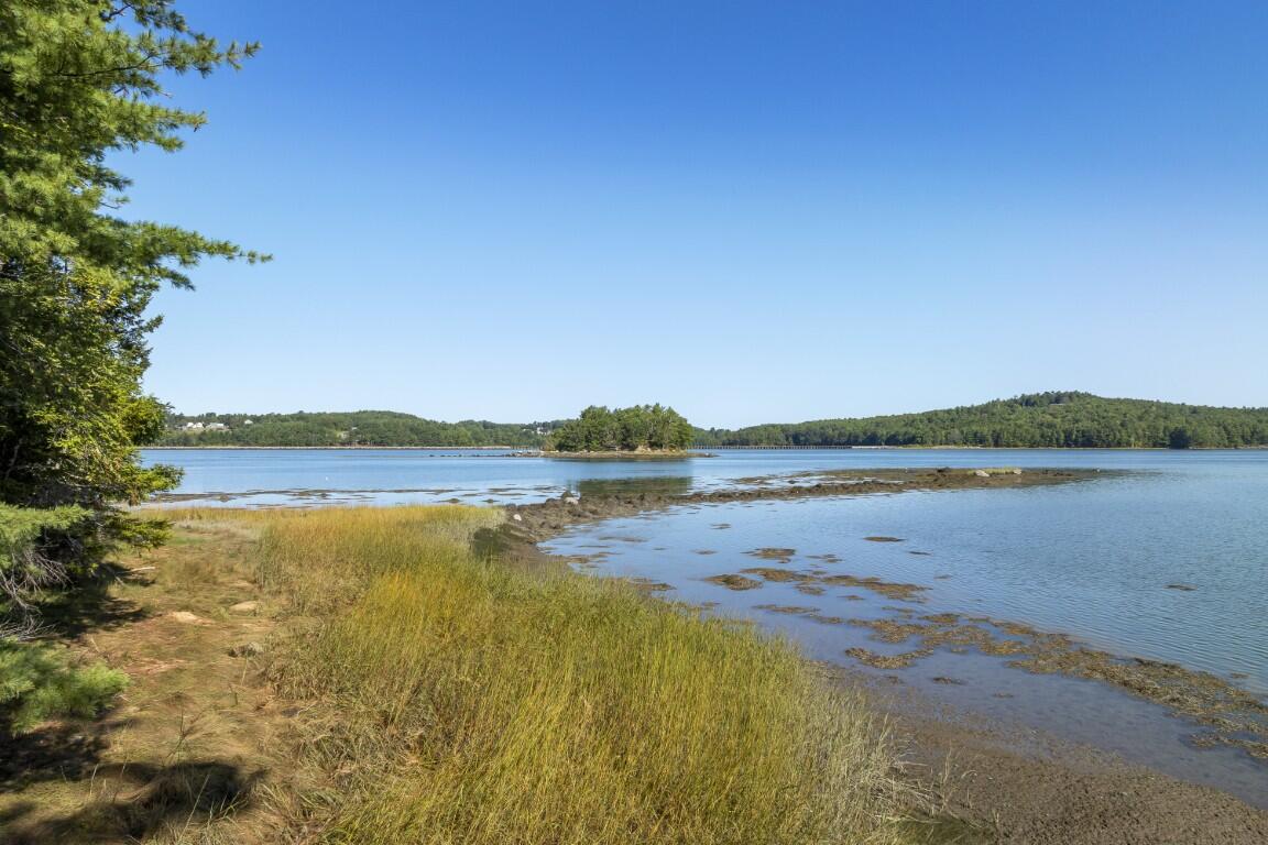 48 US Route 1, Edgecomb, ME, 04556