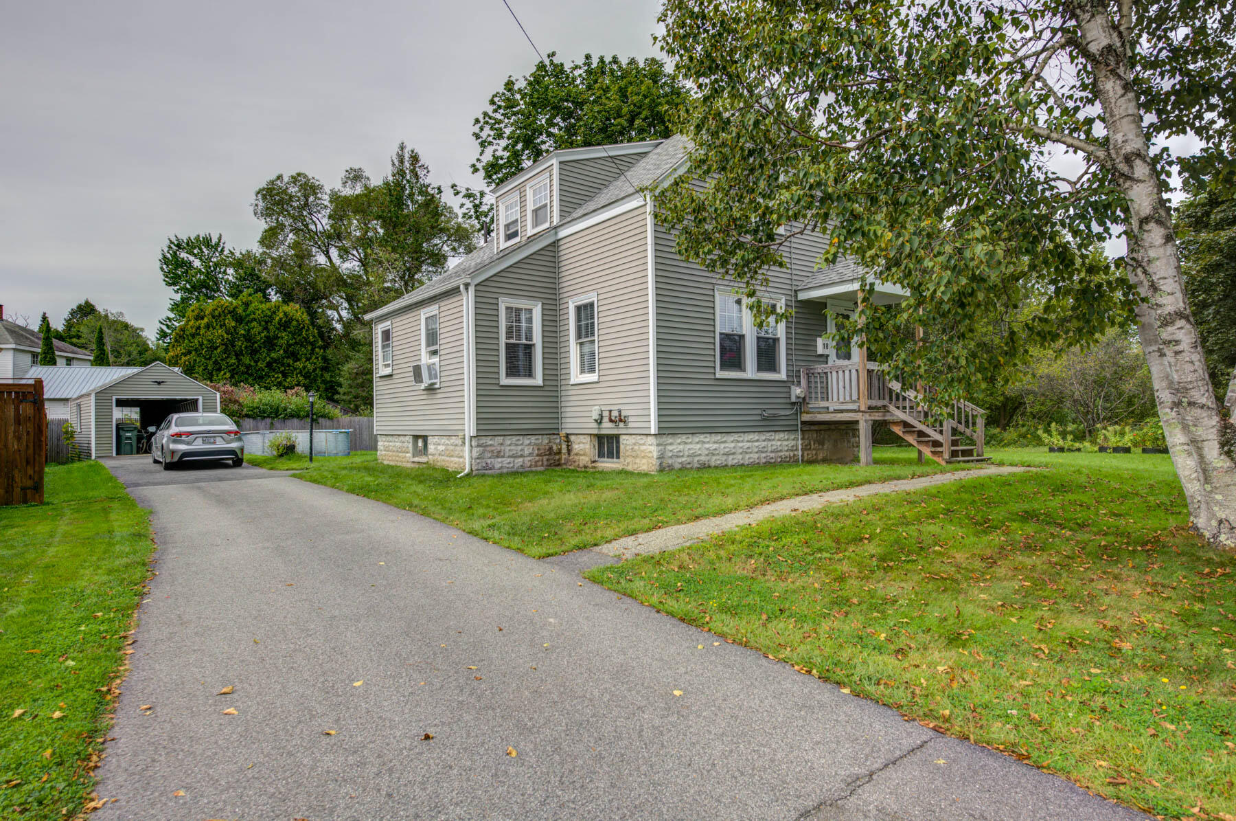 18 Fairlawn Avenue