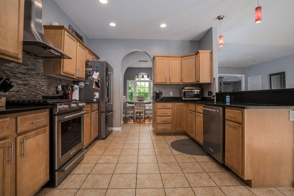 22 Stoneybrook Way, Hermon, ME 04401 — photo 6
