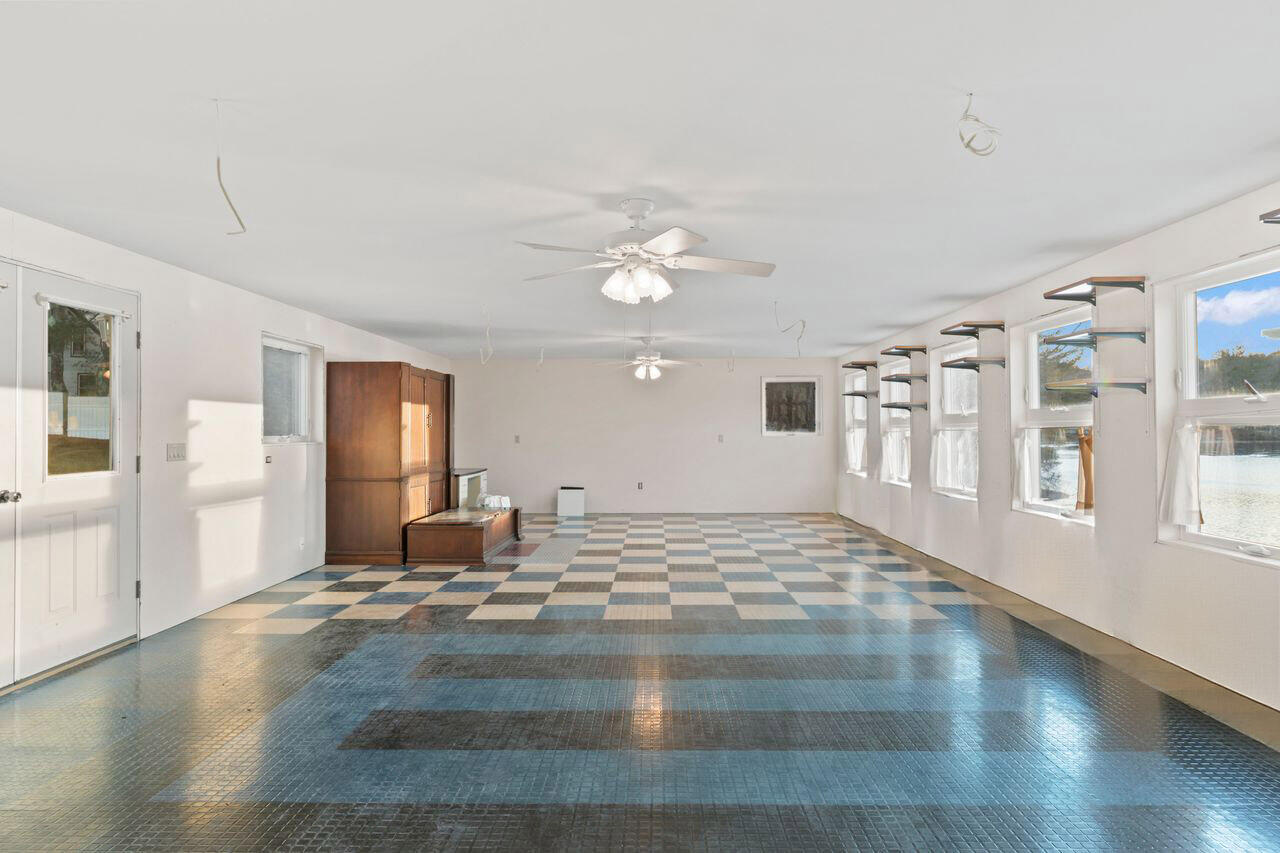 24 Emery Corner Road