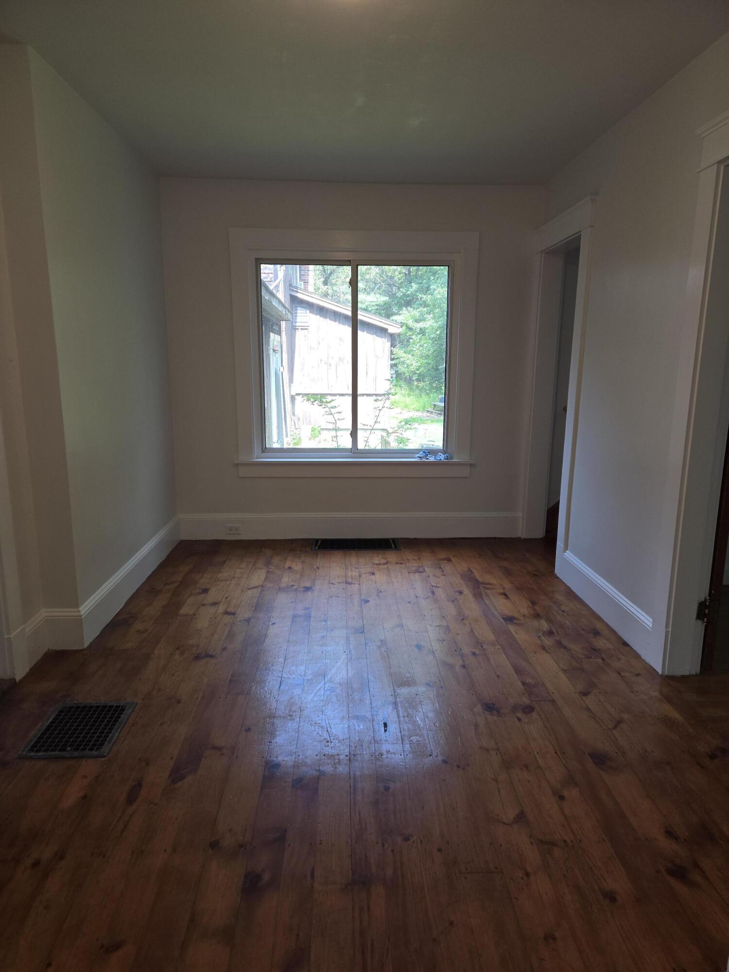 25 Falmouth Road, Falmouth, ME 04105 UNIT 1