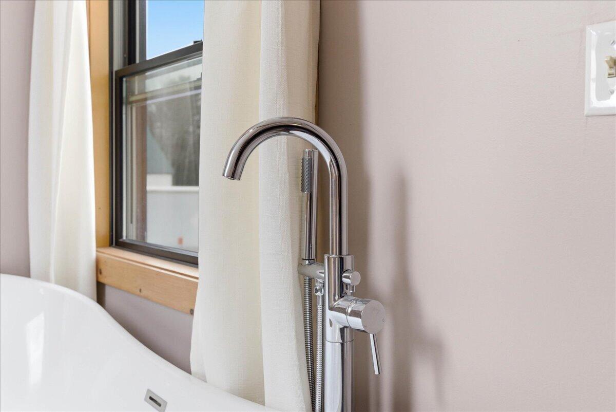 59 Vanner Road, Washington, ME, 04574