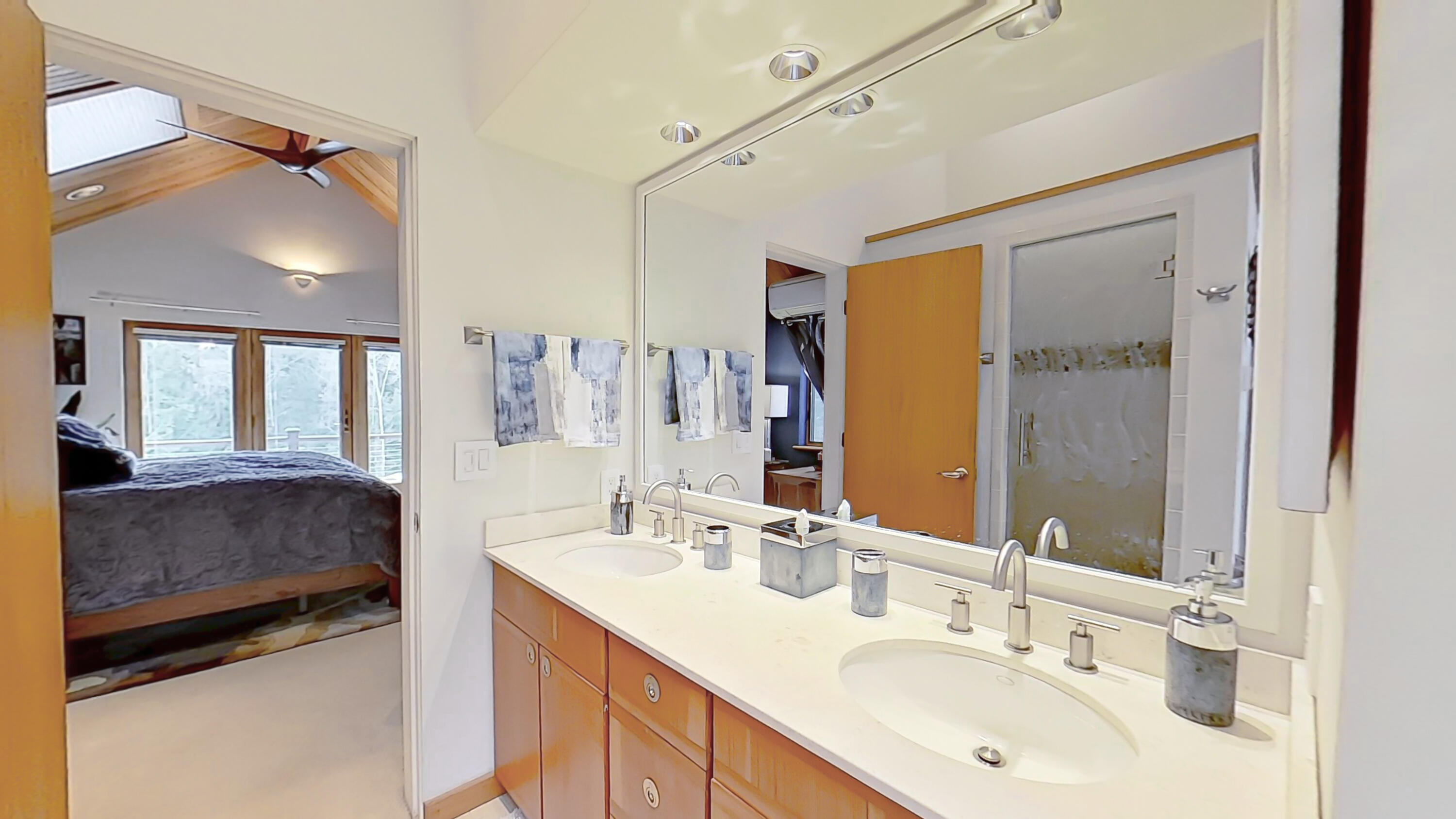 291 Molyneaux Road, Camden, ME, 04843
