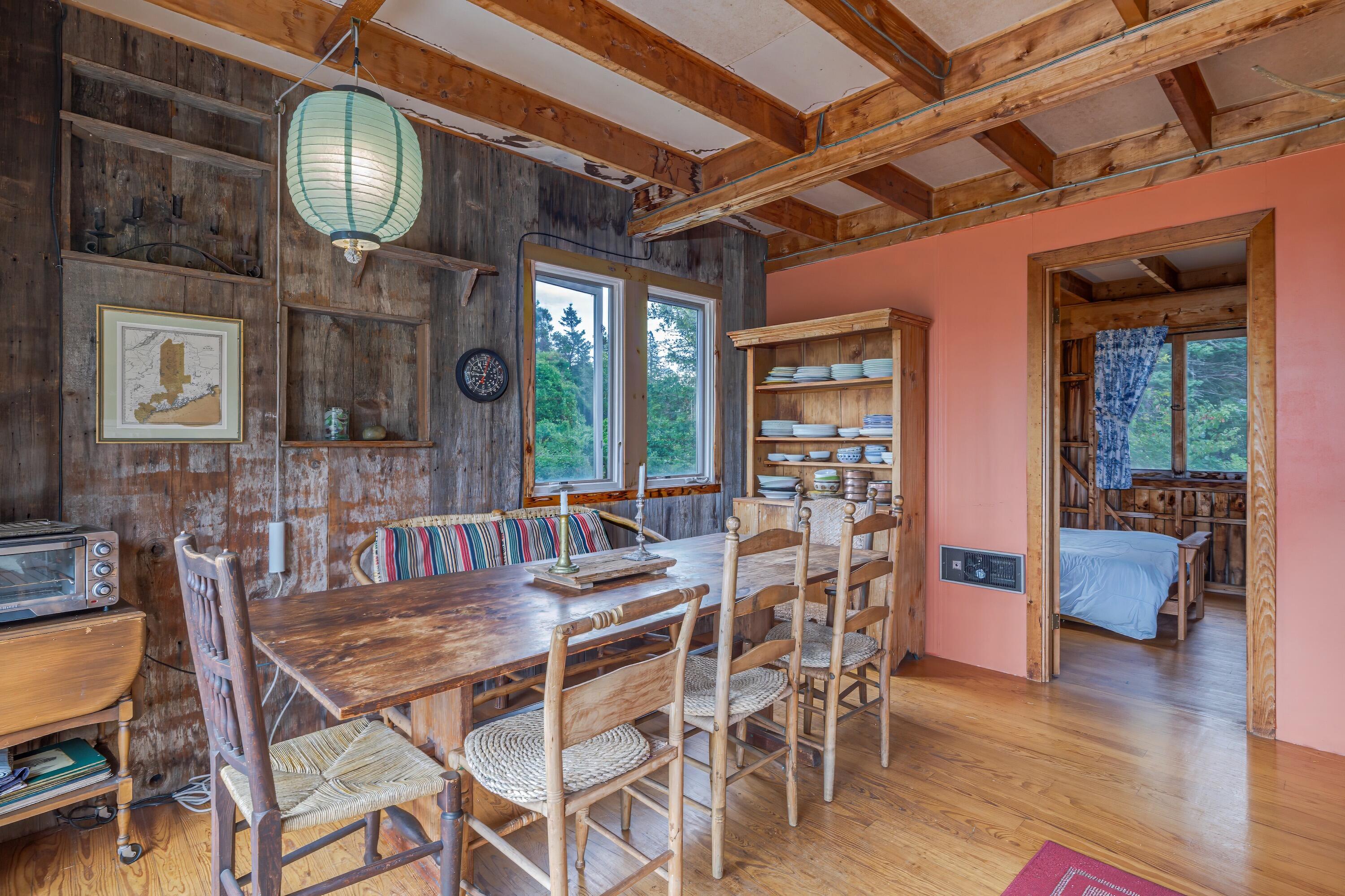 163 Back Road, Brooklin, ME 04616 Dining room