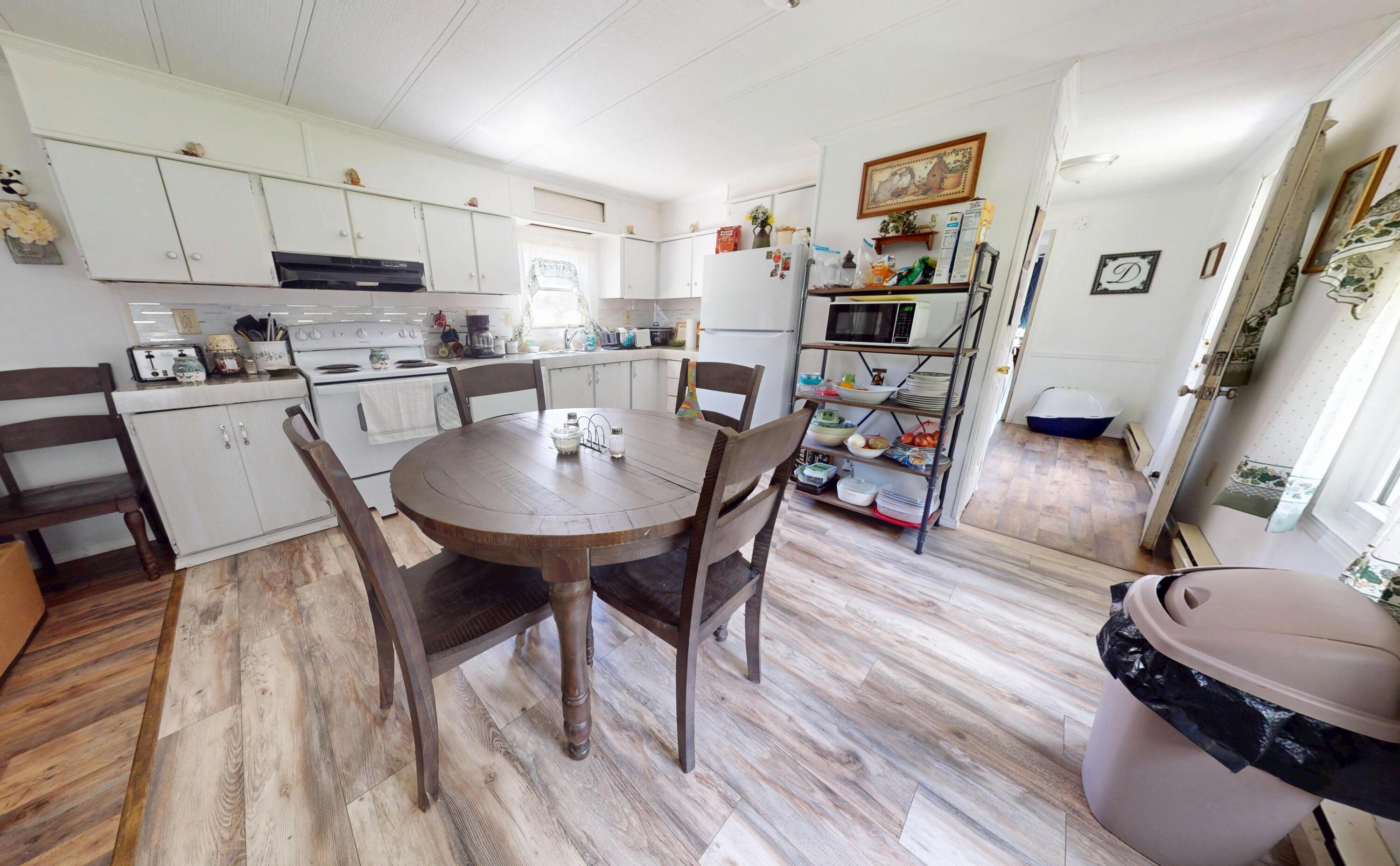 9. Eat-In Kitchen