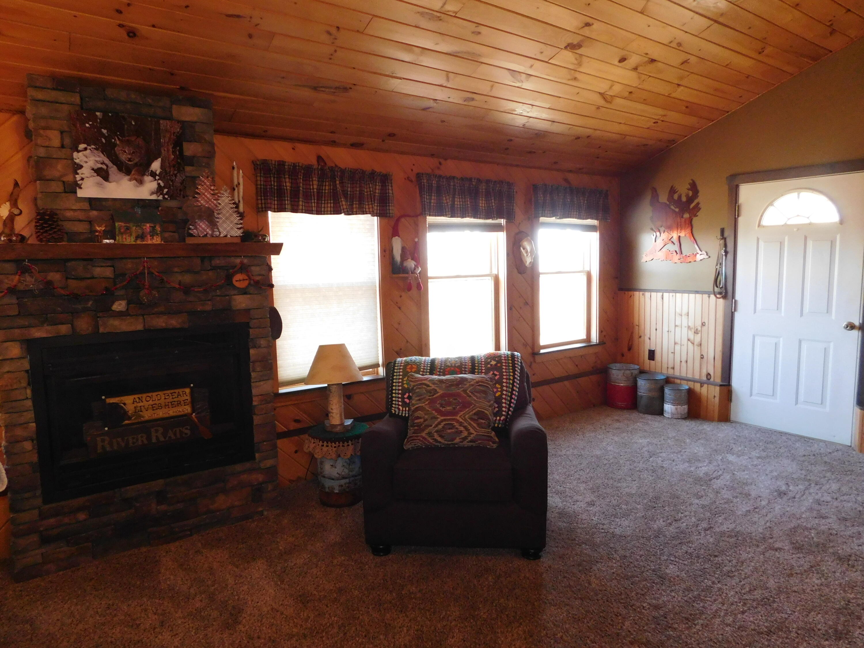 557 Enfield Road, Lincoln, ME, 04457