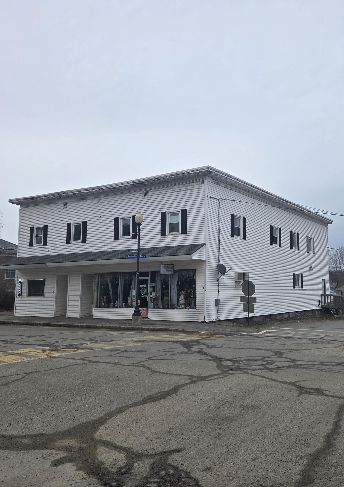 97 Penobscot Avenue, Millinocket, ME, 04462