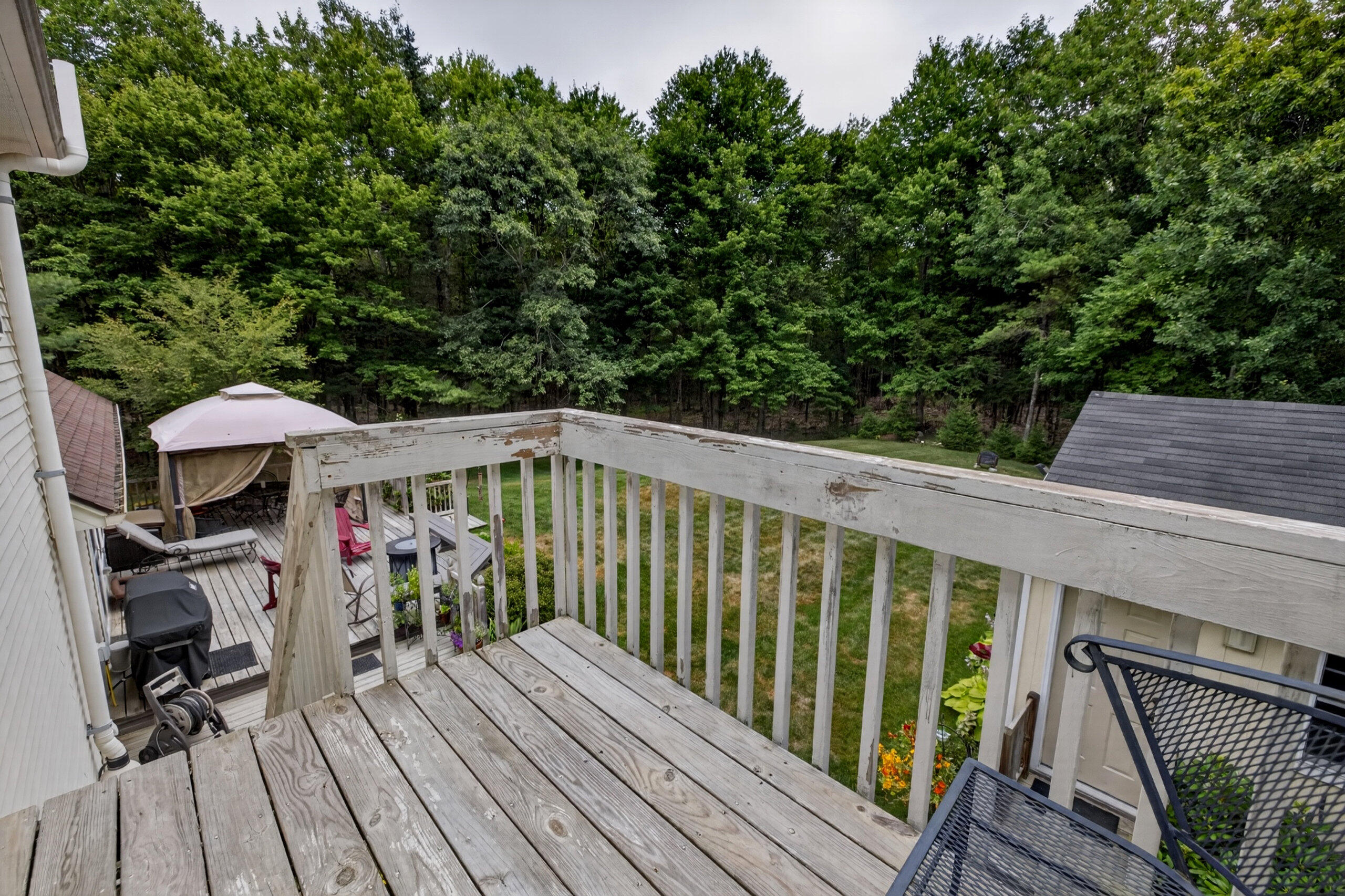 1 BD, 1 BA In-law above garage.