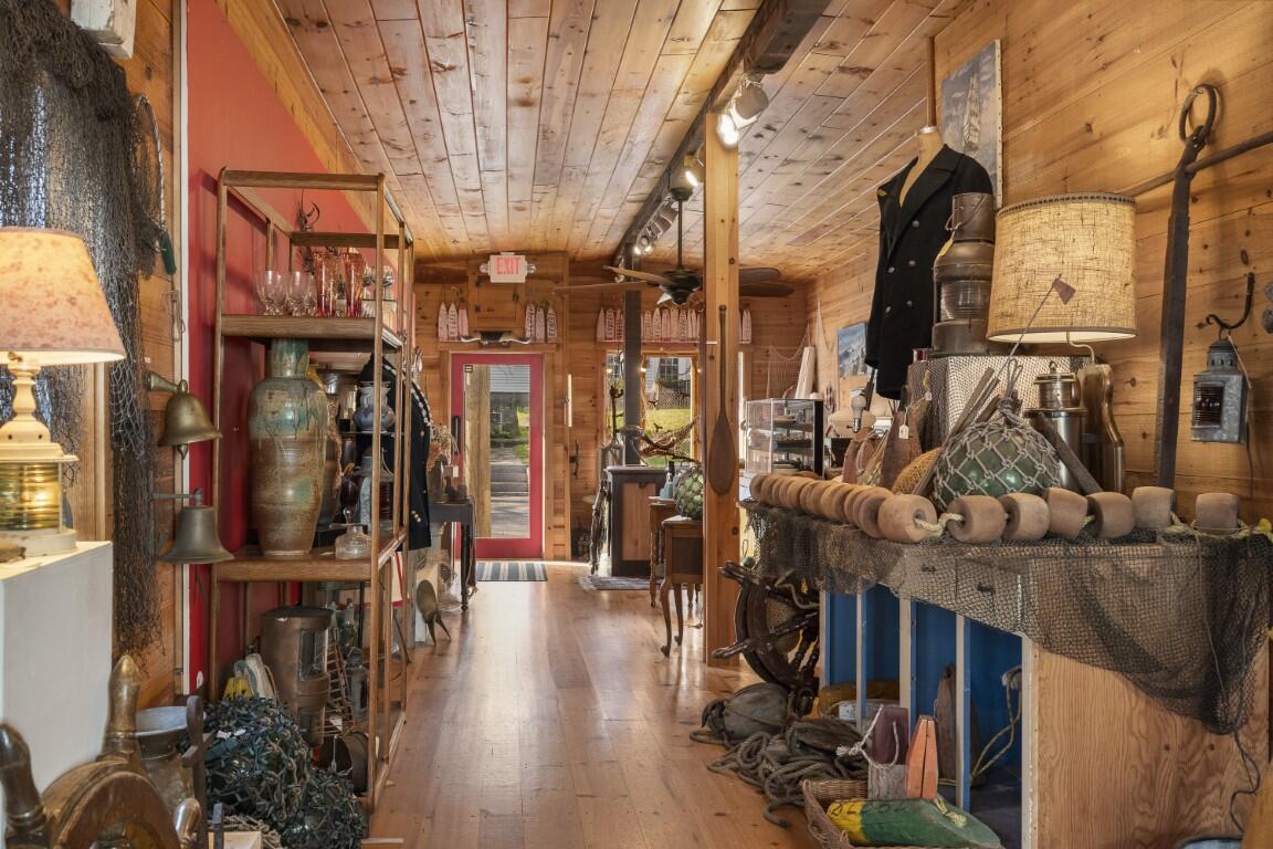 10 Mckown Street, Boothbay Harbor, ME, 04538