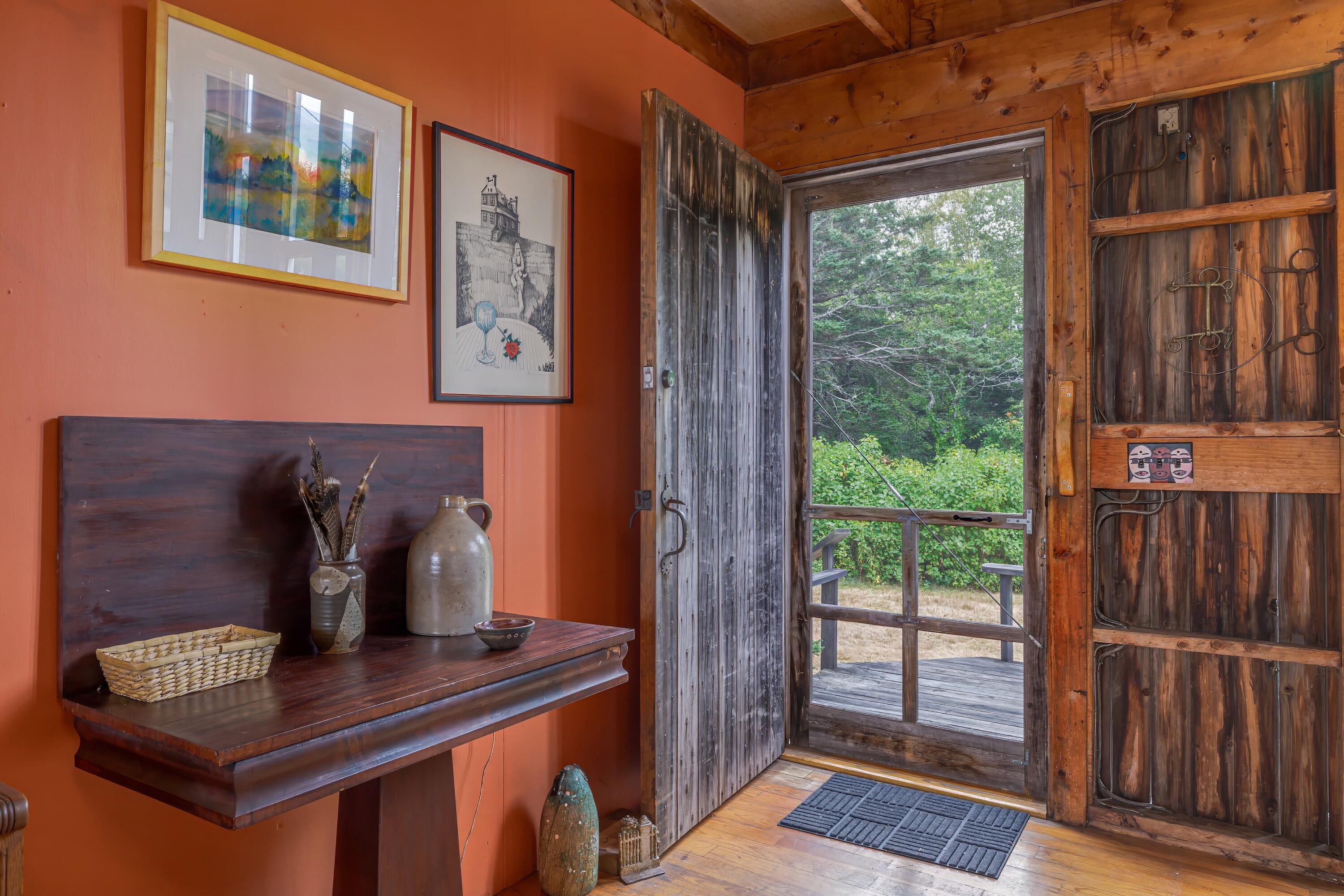 163 Back Road, Brooklin, ME 04616 Entry way to main house