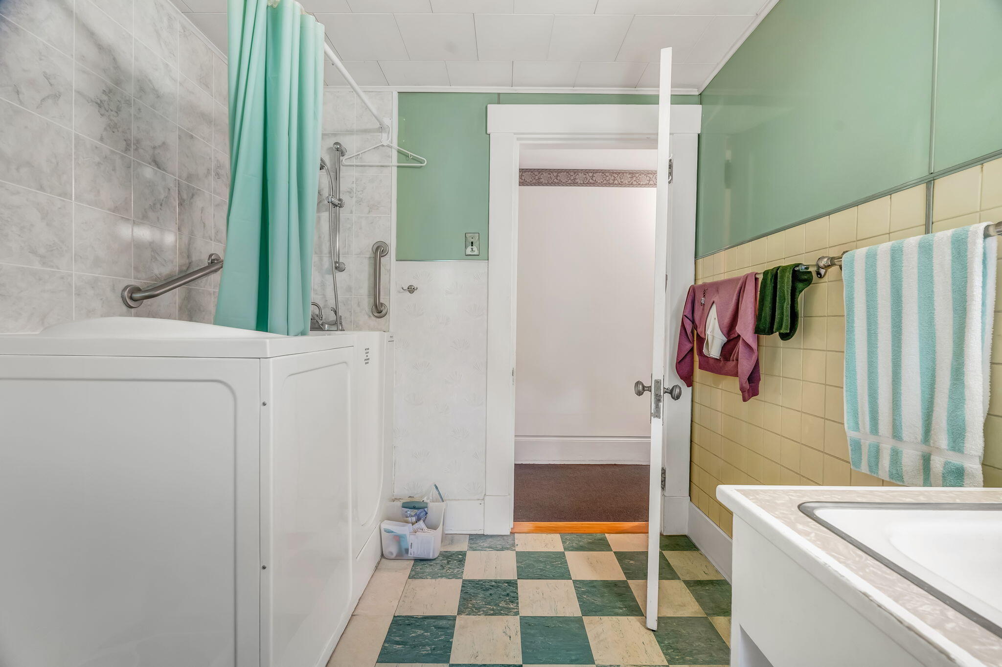 28 Main Street Hill, Dexter, ME, 04930