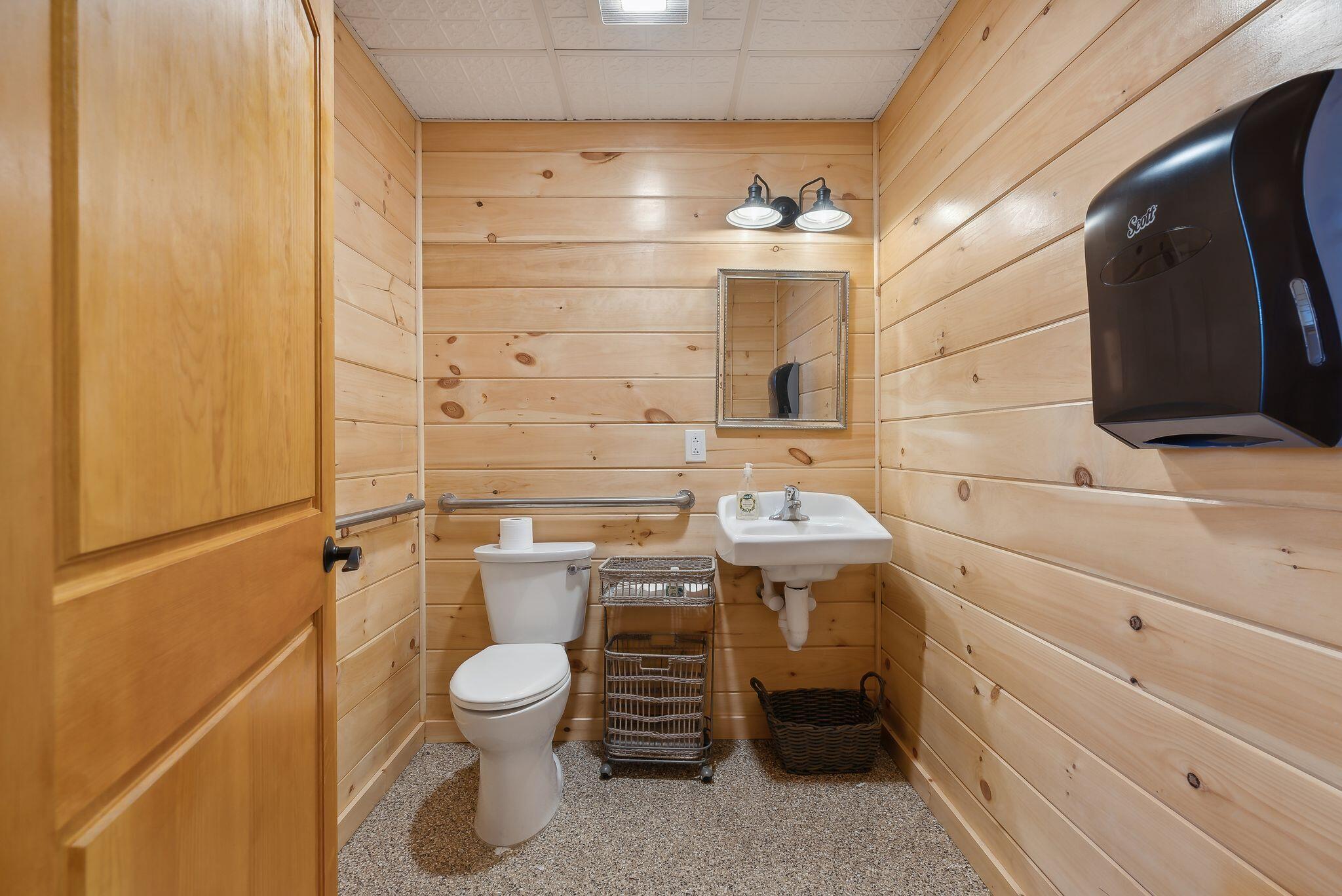 78 + 98 Hussey Hill Road, Oakland, ME, 04963