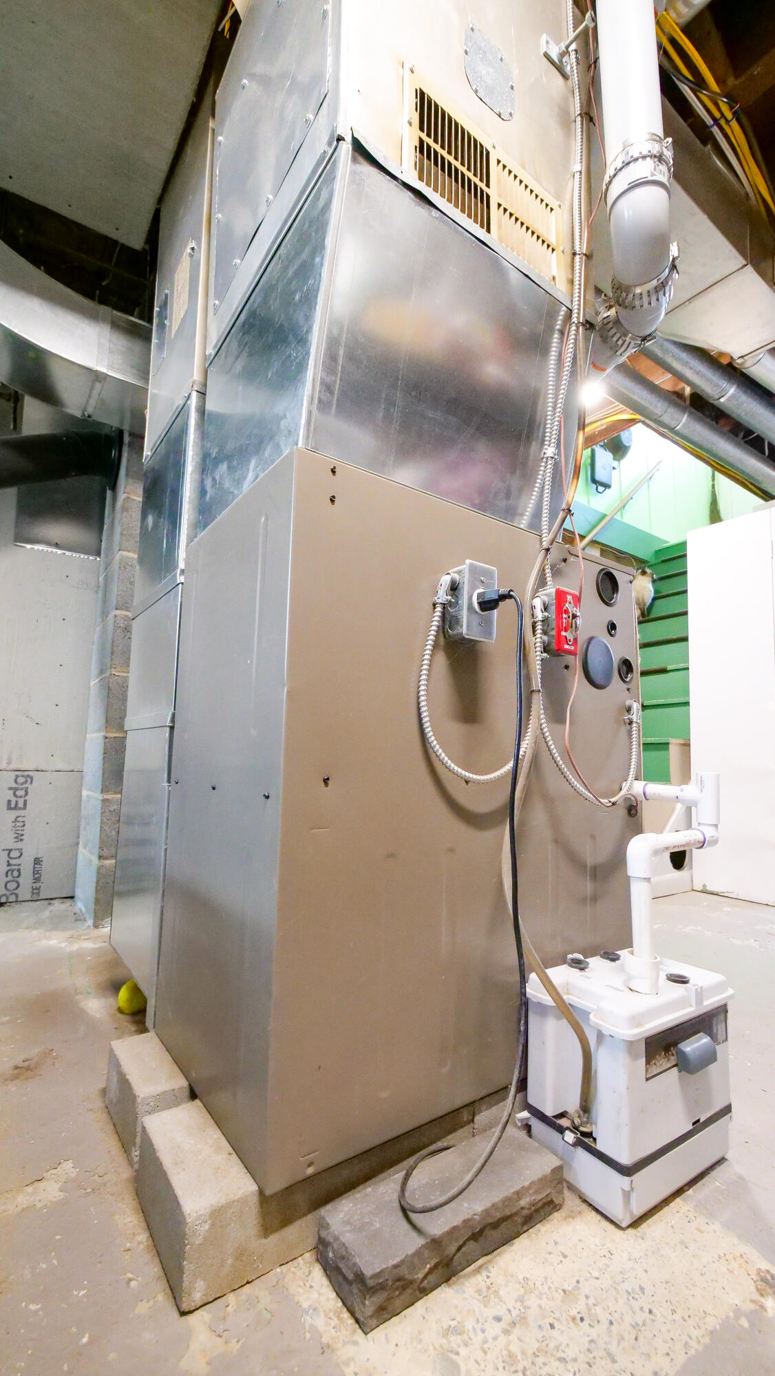 16 Gardner Road, Orono, ME, 04473