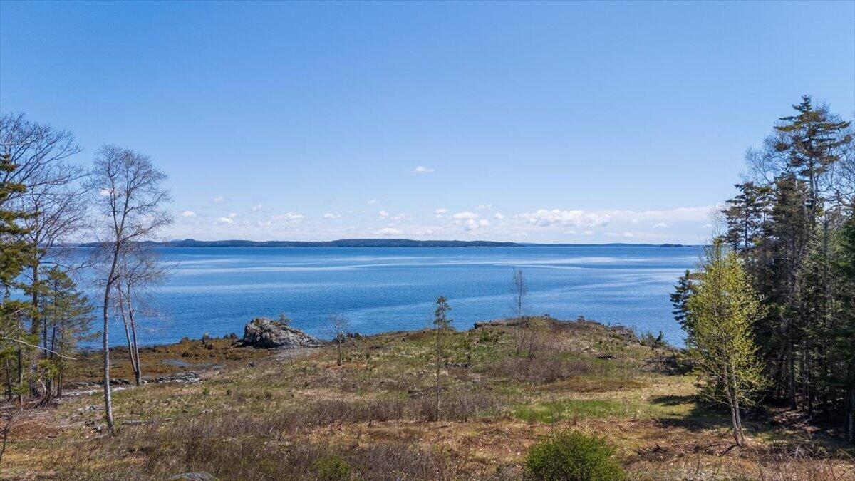 391 Main Road, Islesboro, ME, 04848