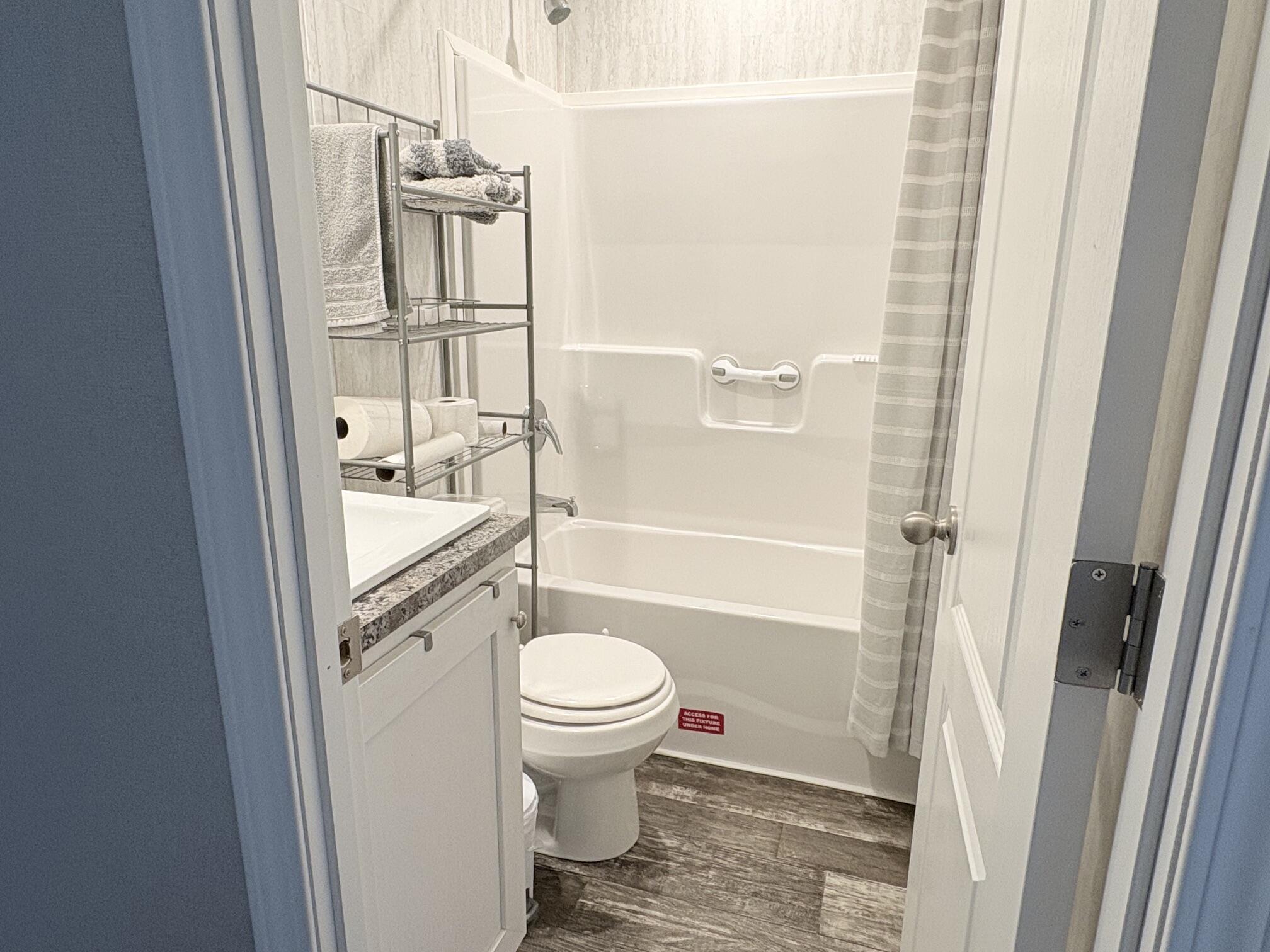 16 R.W. MacLeod Lane, Belfast, ME, 04915 16 R.W. MacLeod Lane, Belfast, ME, 04915