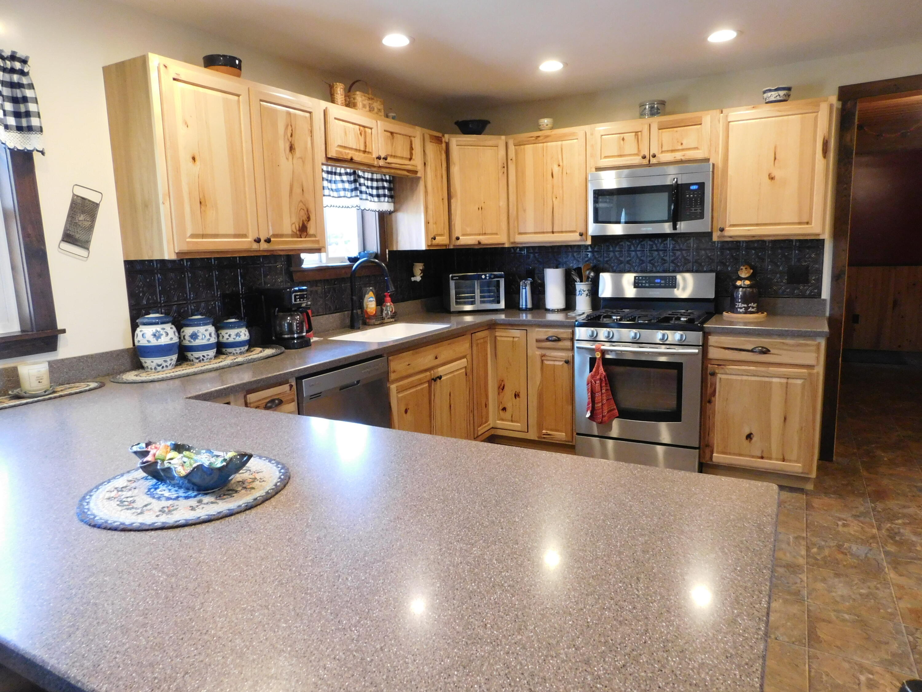 557 Enfield Road, Lincoln, ME, 04457